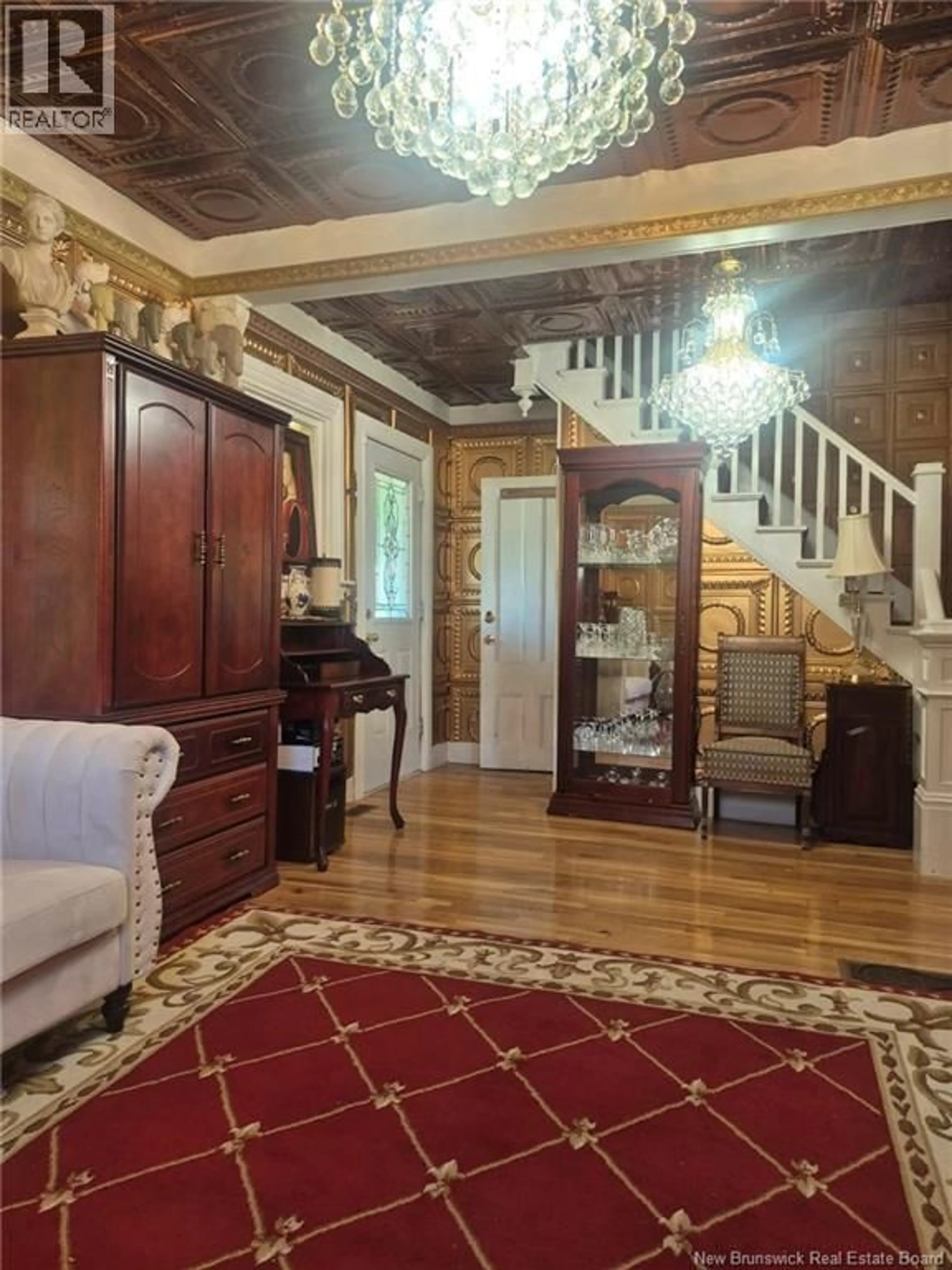 Indoor foyer for 120 PLEASANT STREET, Moncton New Brunswick E1A2V4
