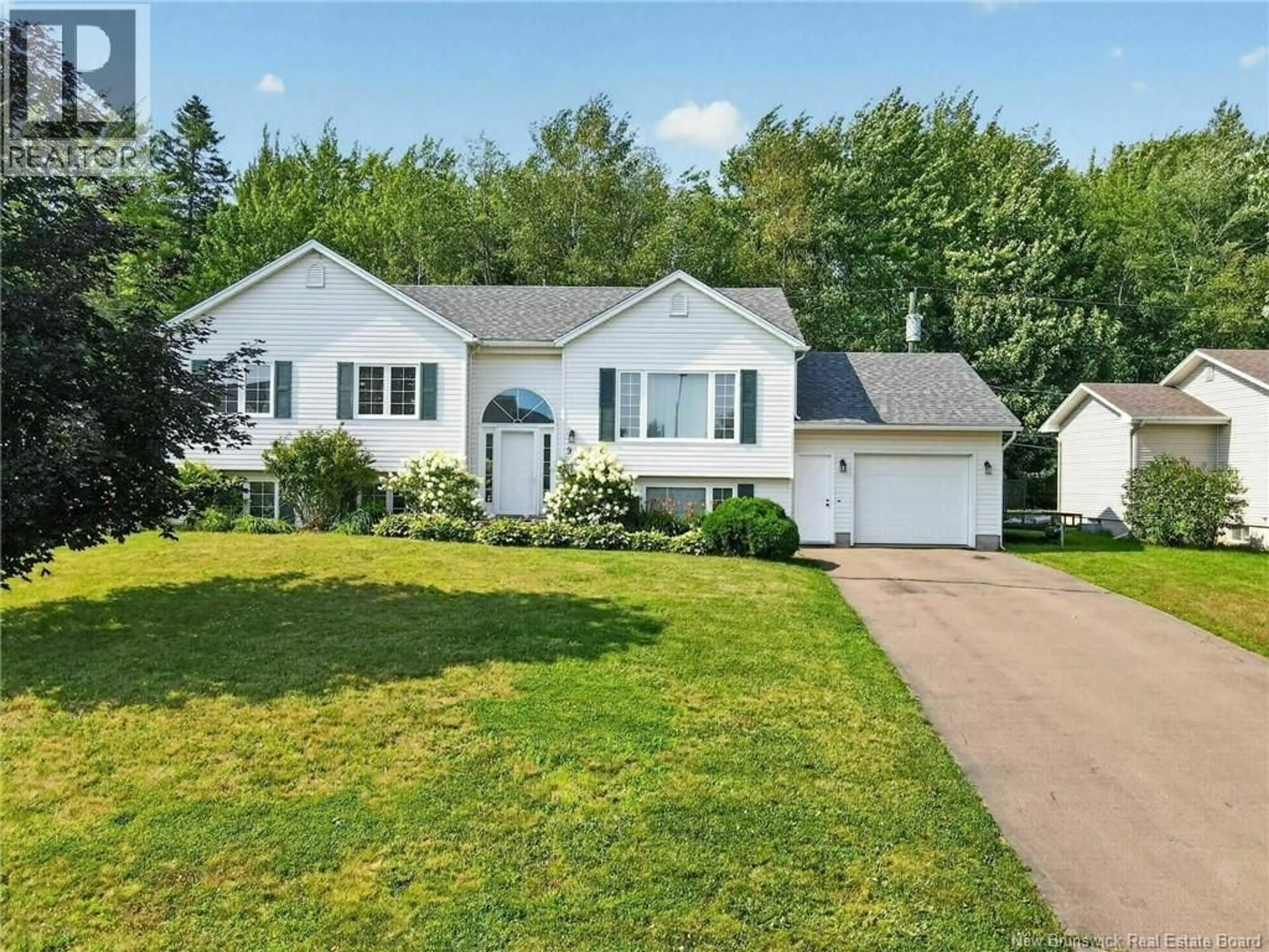 Home with vinyl exterior material, street for 91 OLD OAK CRESCENT, Moncton New Brunswick E1A6W3