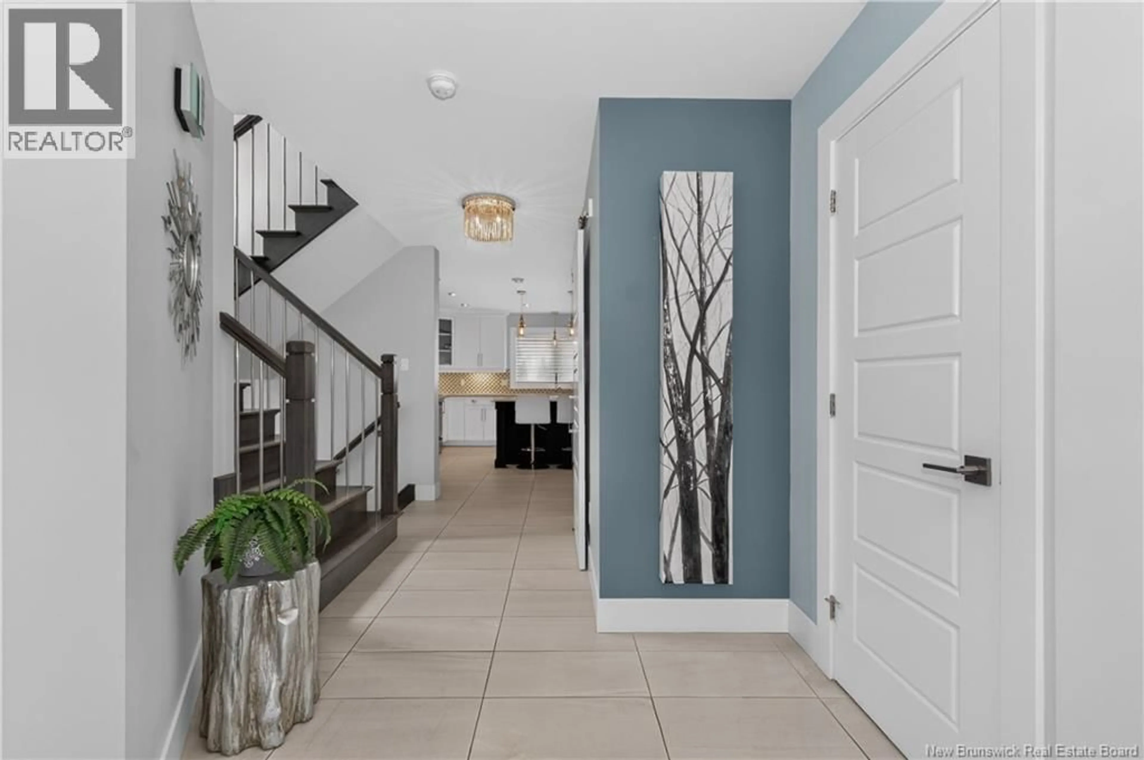 Indoor entryway for 68 ALBION STREET, Moncton New Brunswick E1G5X1