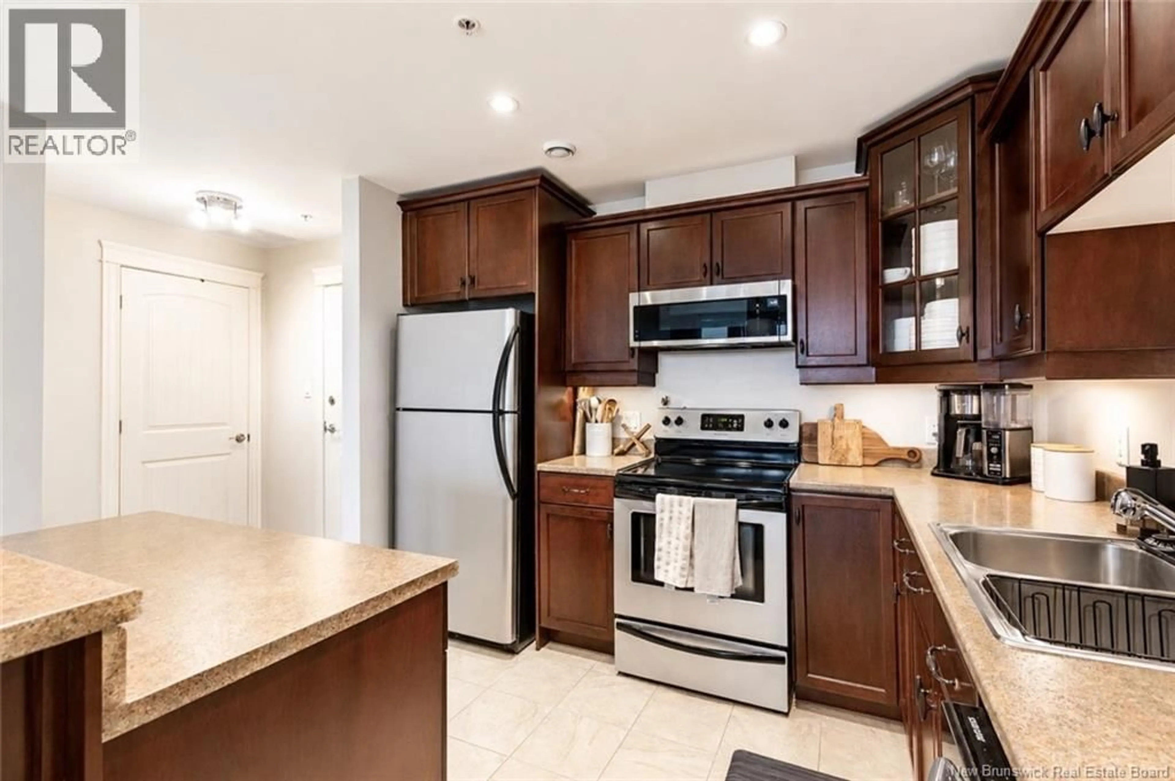 Standard kitchen, ceramic/tile floor for 206 - 185 ROYAL OAKS BOULEVARD, Moncton New Brunswick E1H2P7