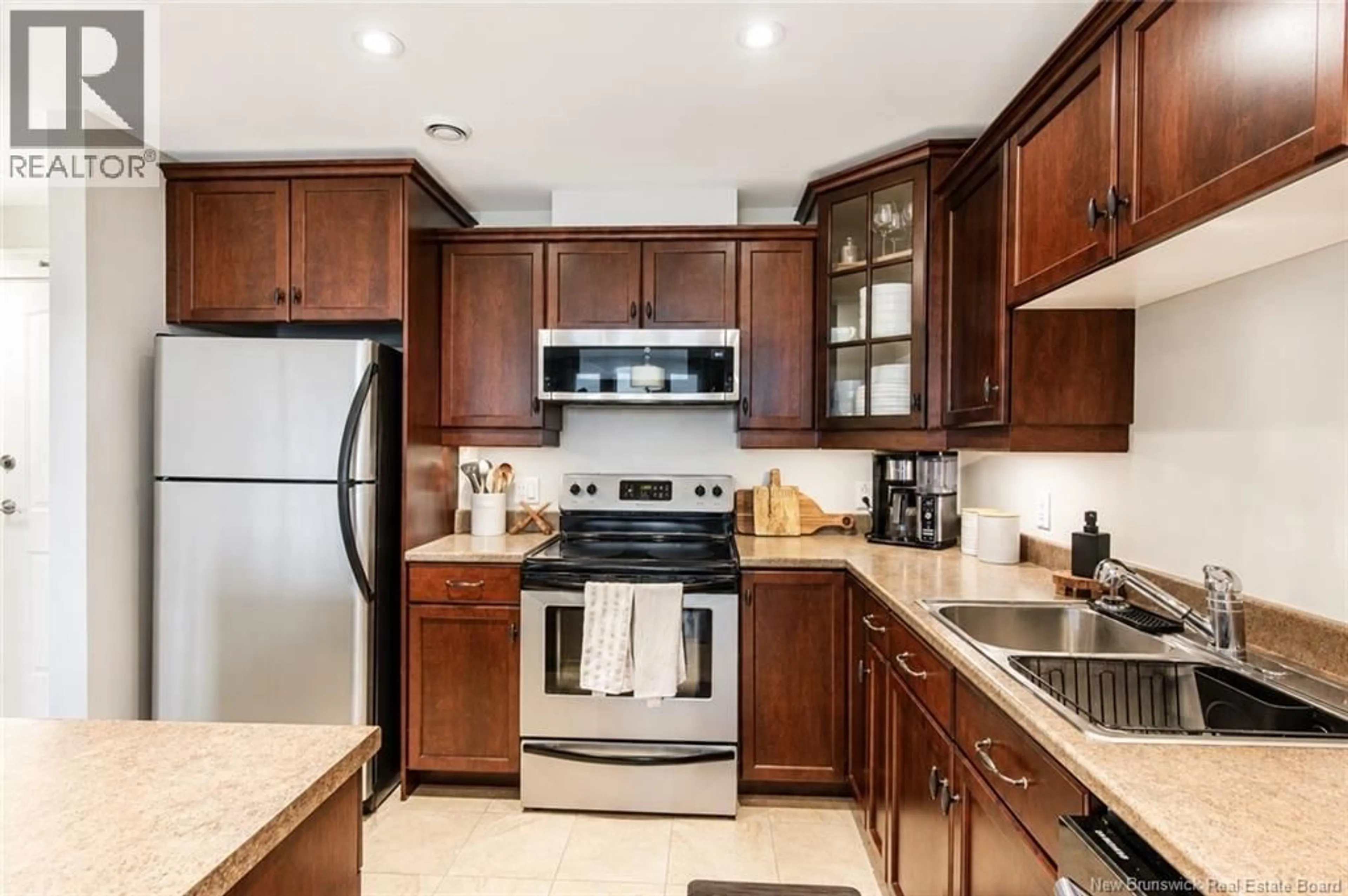 Standard kitchen, ceramic/tile floor for 206 - 185 ROYAL OAKS BOULEVARD, Moncton New Brunswick E1H2P7
