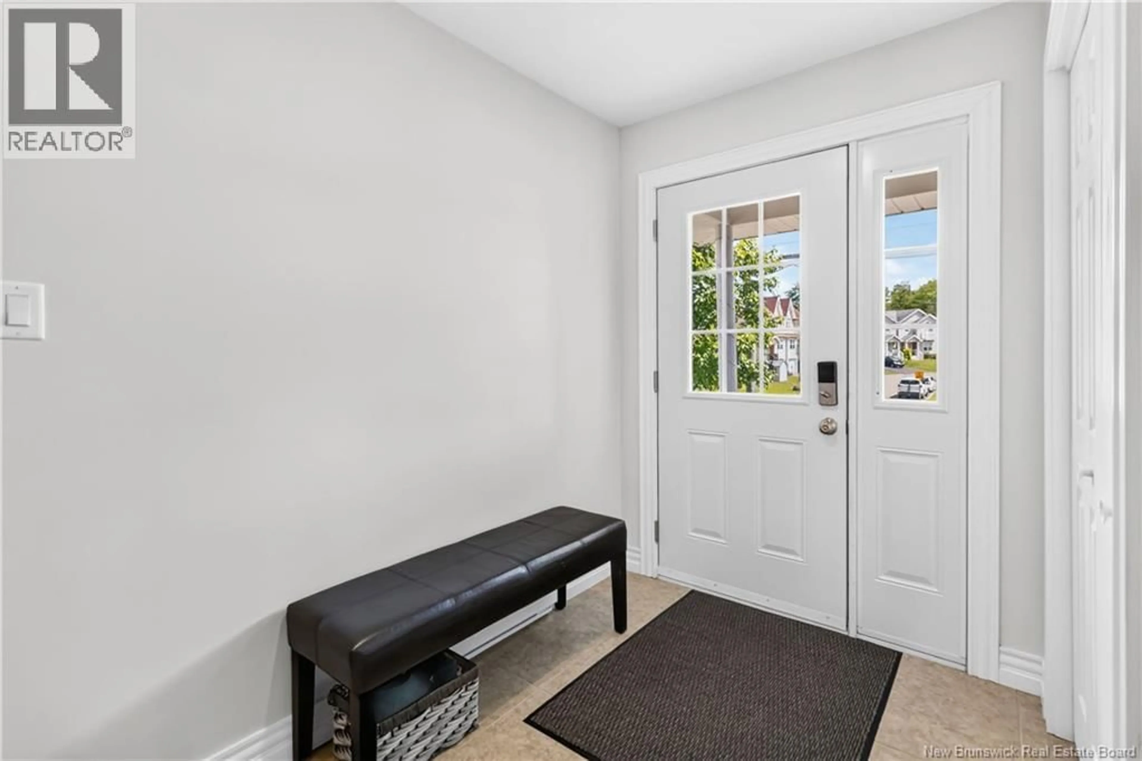 Indoor entryway for 76 GAGNON, Moncton New Brunswick E1A0A6
