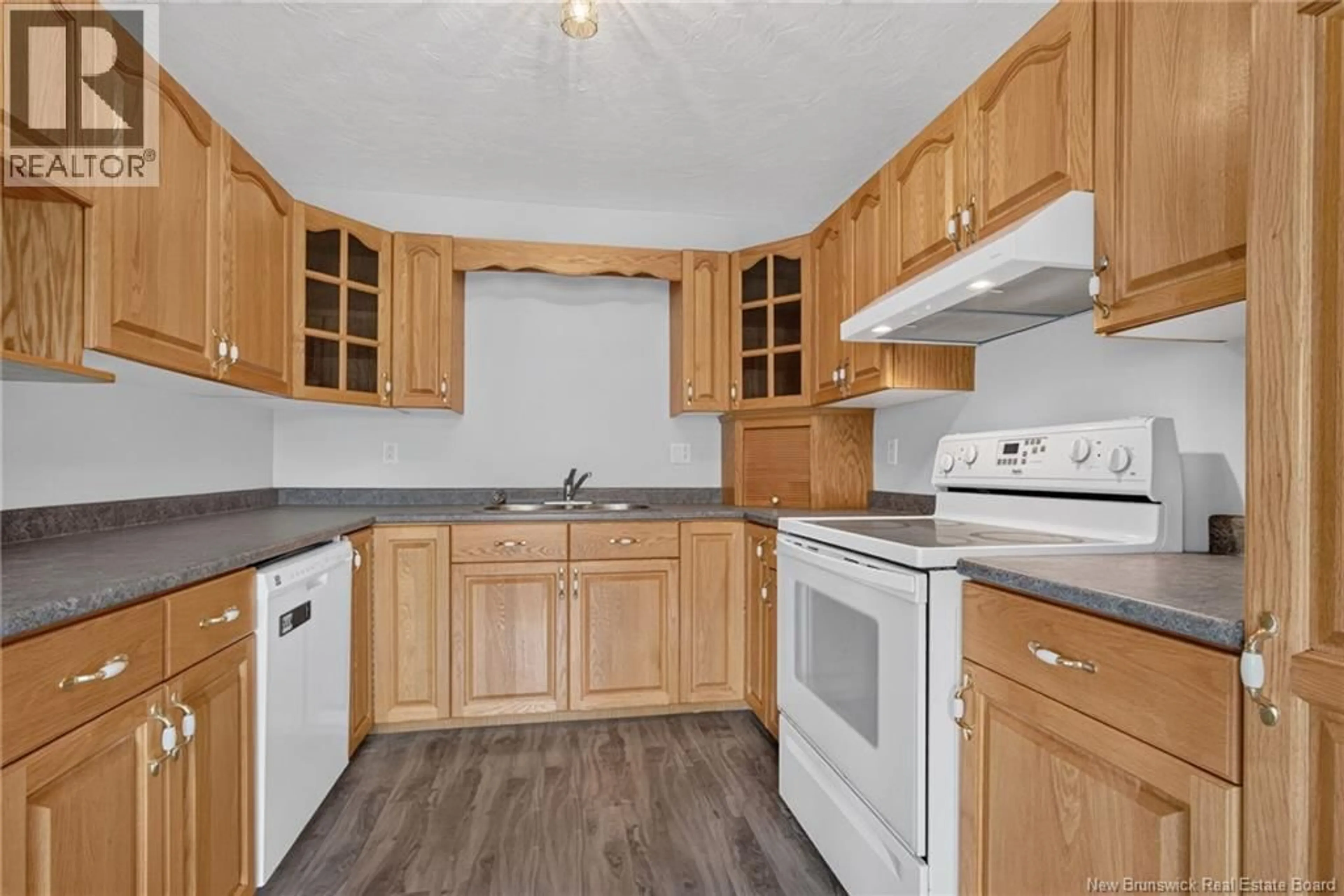 Standard kitchen, wood/laminate floor for 14 JOSEPH STREET, Saint-Antoine New Brunswick E4V1H5