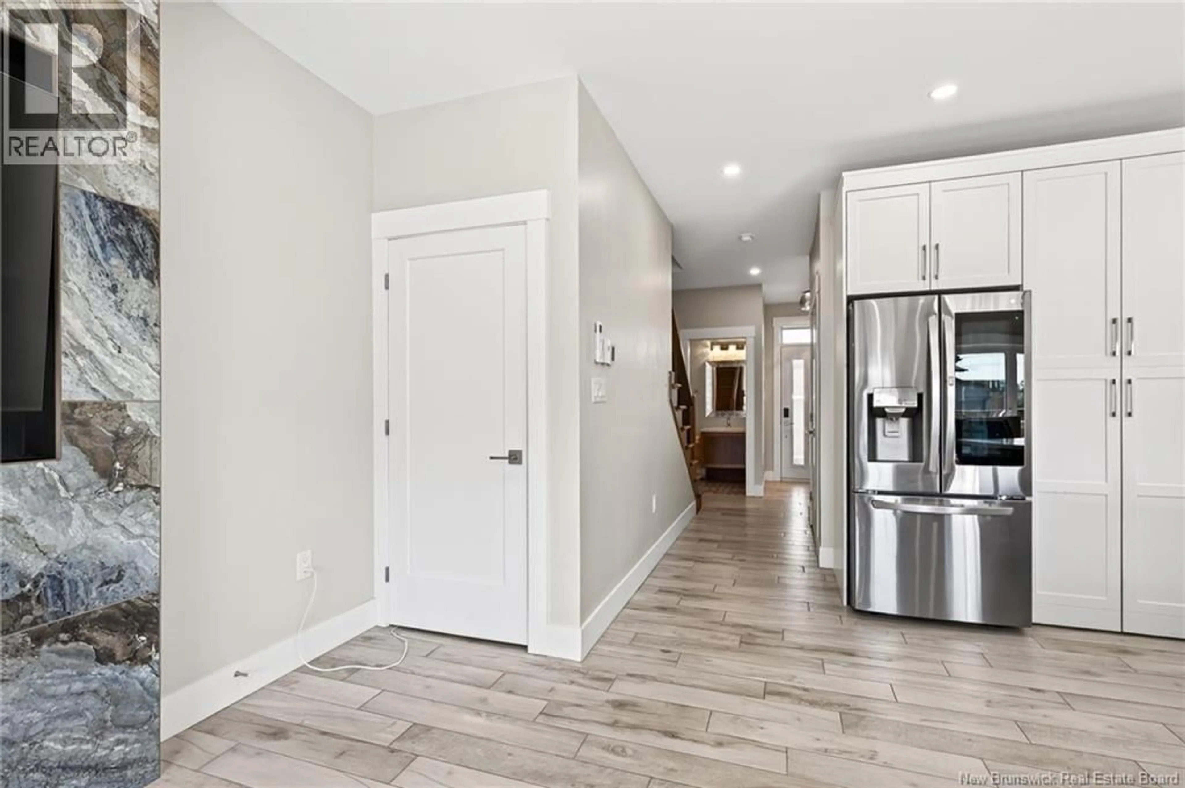 Indoor entryway for 147 MONIQUE, Shediac New Brunswick E4P2M5