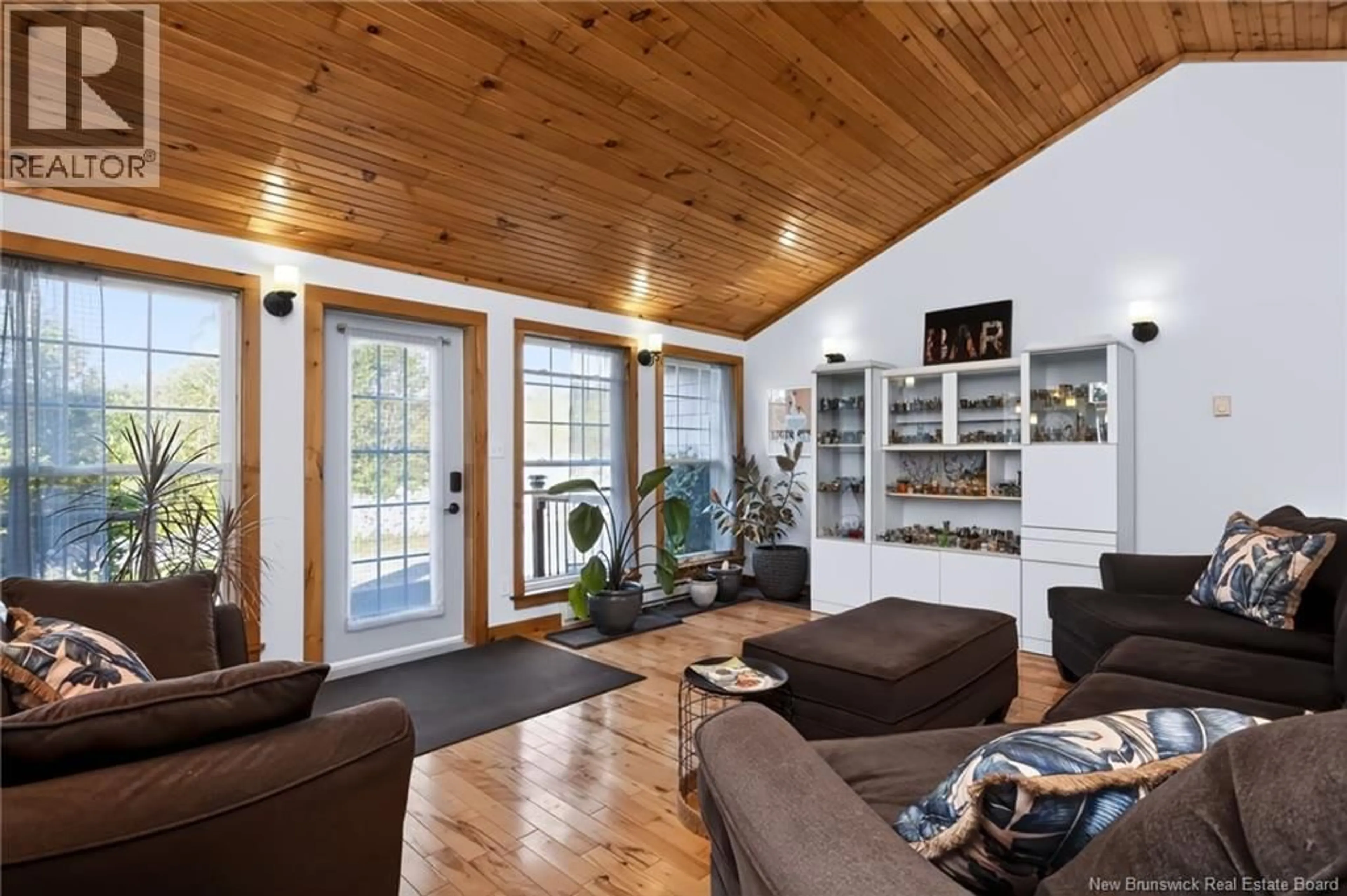 Living room with furniture, wood/laminate floor for 1732 ROUTE 845, Clifton Royal New Brunswick E5S2J6