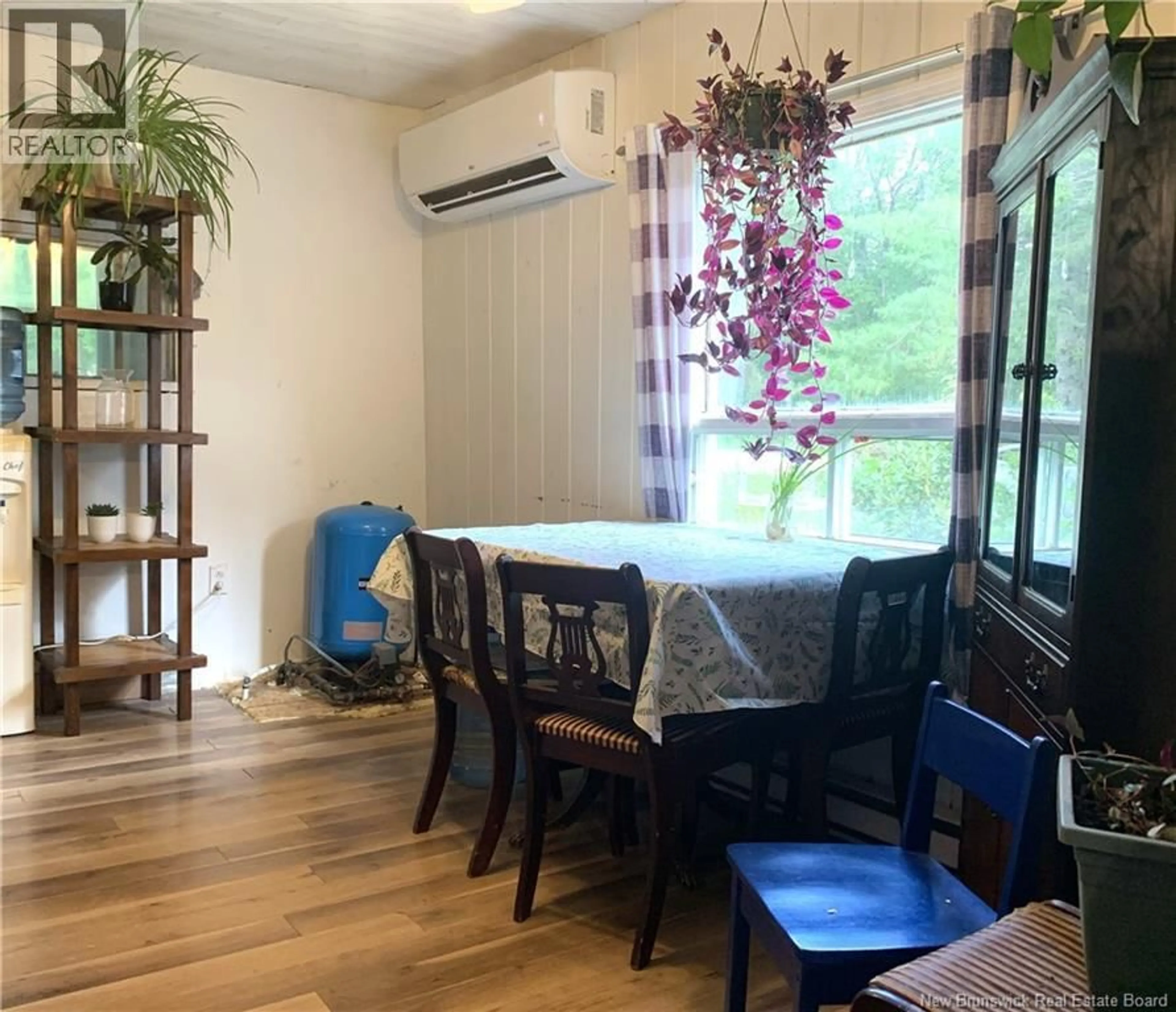 Dining room, wood/laminate floor for 29 LAUVINA ROAD, Geary New Brunswick E2V3X5