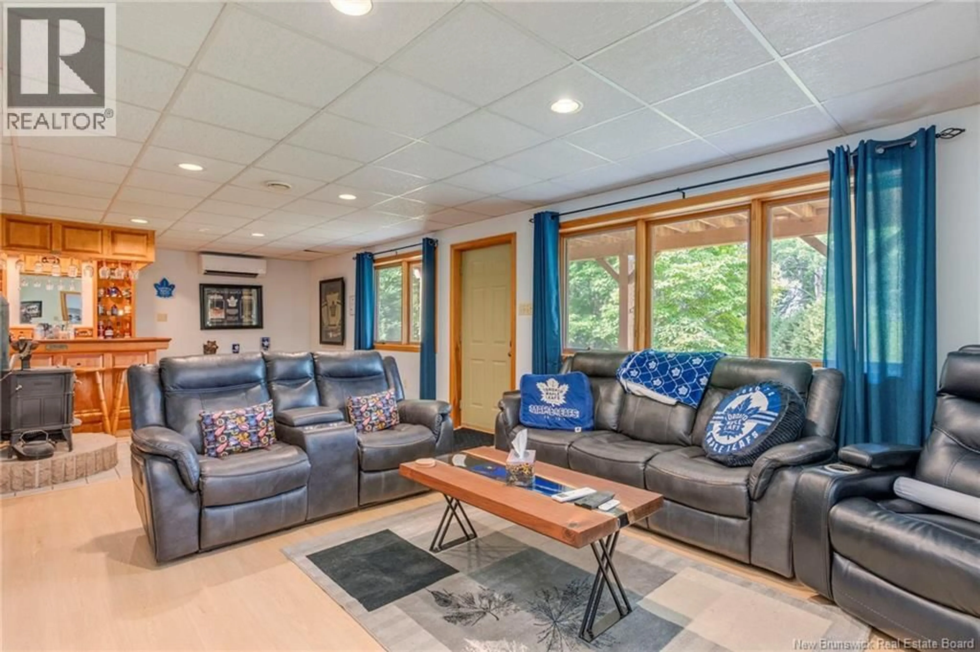Living room with furniture, unknown for 4 ASHWOOD COURT, Quispamsis New Brunswick E2E1V5