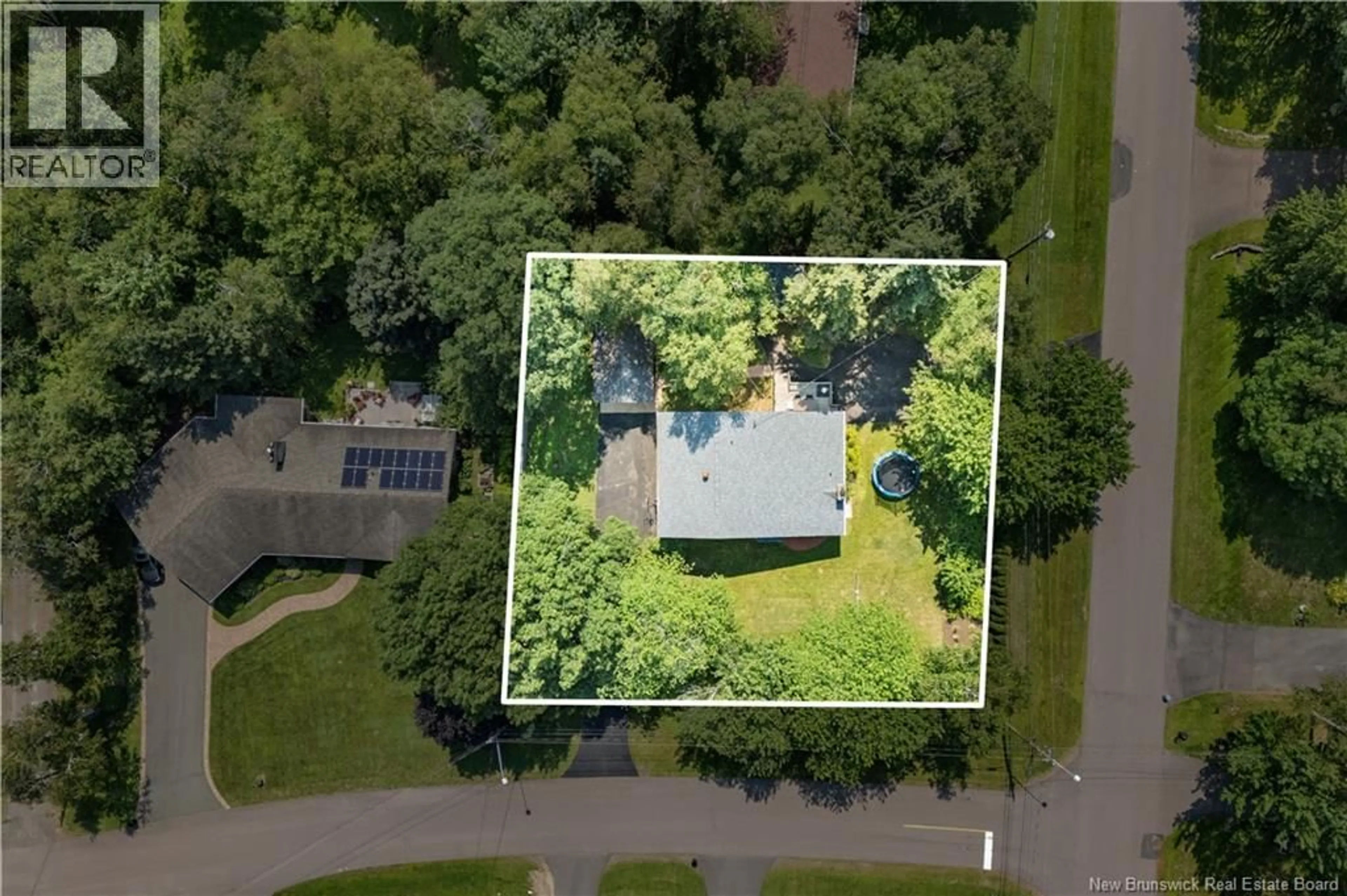 A pic from outside/outdoor area/front of a property/back of a property/a pic from drone, street for 429 BEAUPORT STREET, Shediac New Brunswick E4P1G4