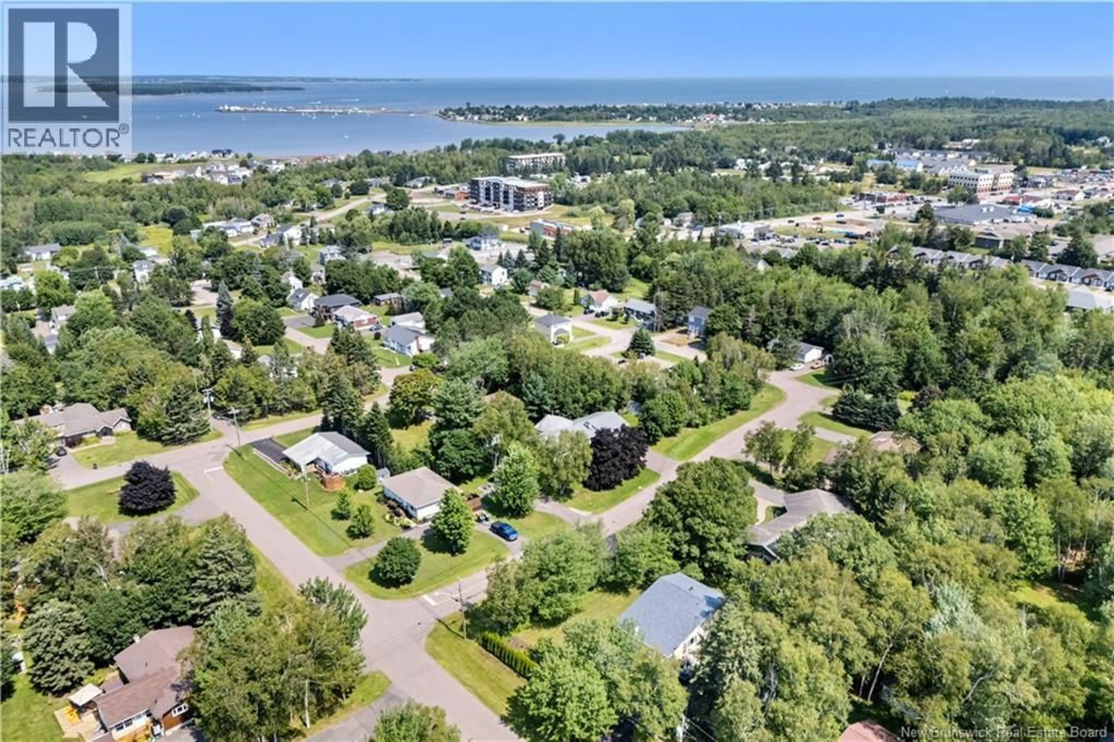 A pic from outside/outdoor area/front of a property/back of a property/a pic from drone, water/lake/river/ocean view for 429 BEAUPORT STREET, Shediac New Brunswick E4P1G4