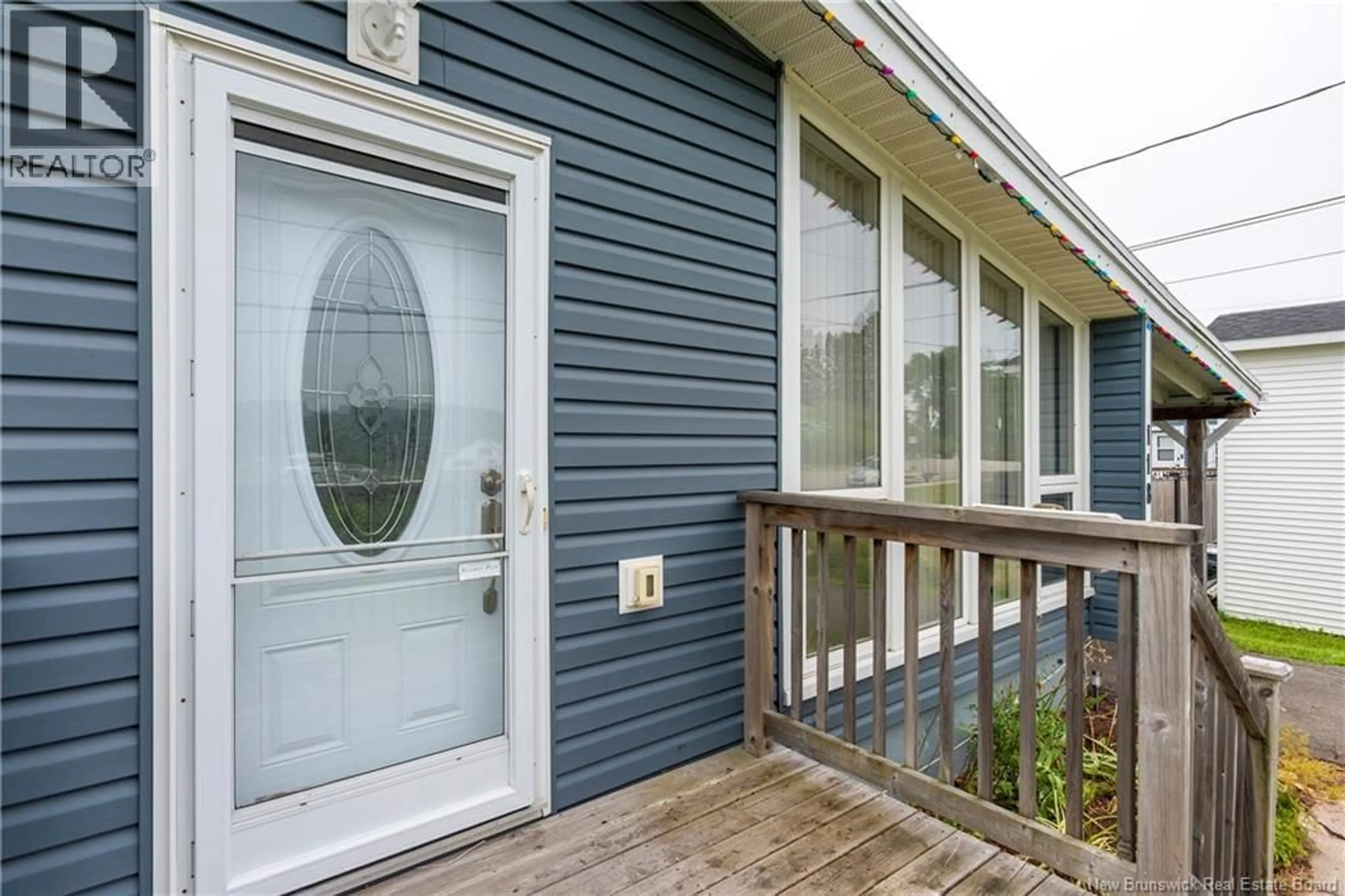 Home with vinyl exterior material, street for 118 SIMPSON DRIVE, Saint John New Brunswick E2H2C4