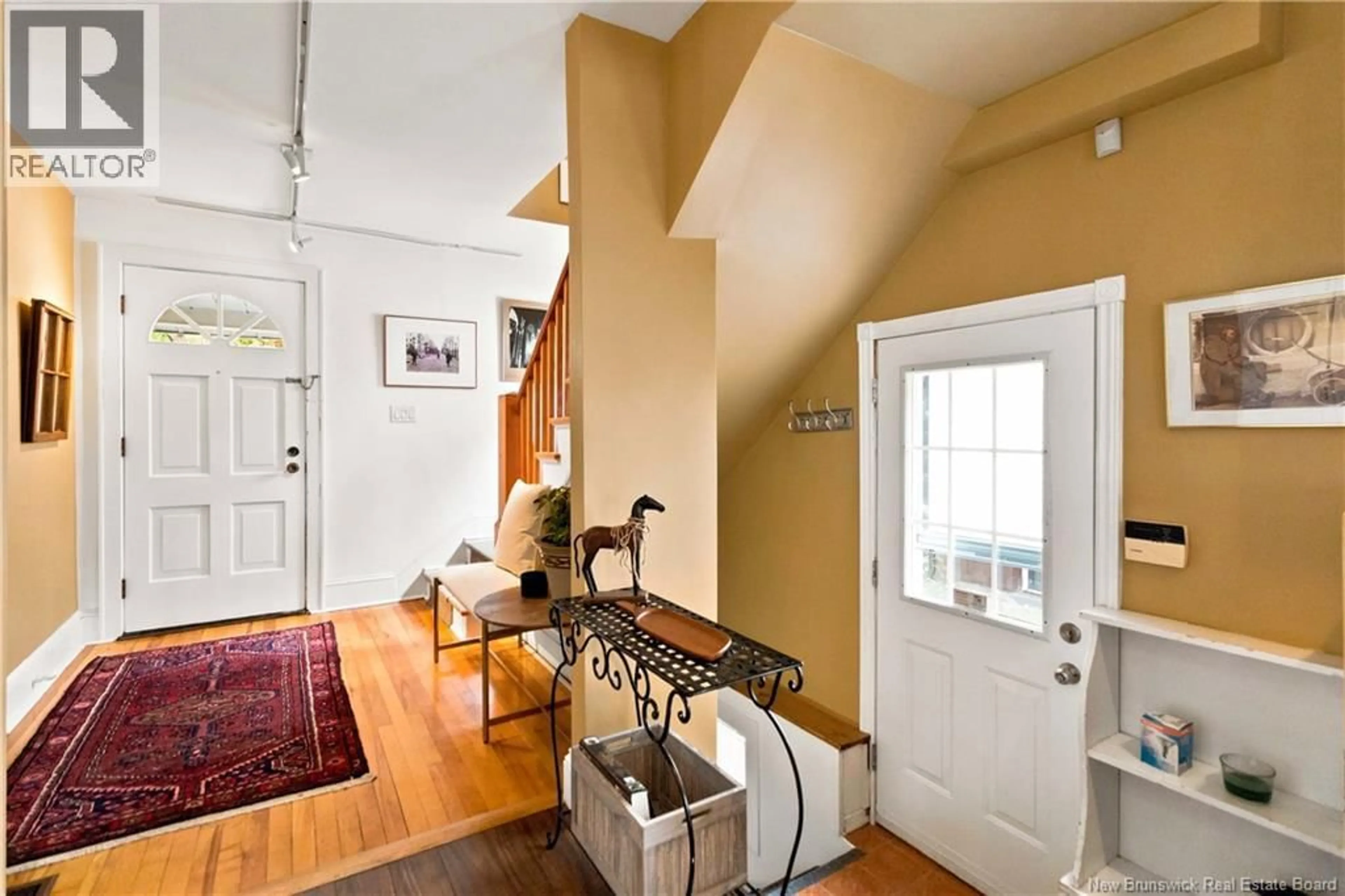 Indoor foyer for 58 SHIRLEY AVENUE, Moncton New Brunswick E1C6N2