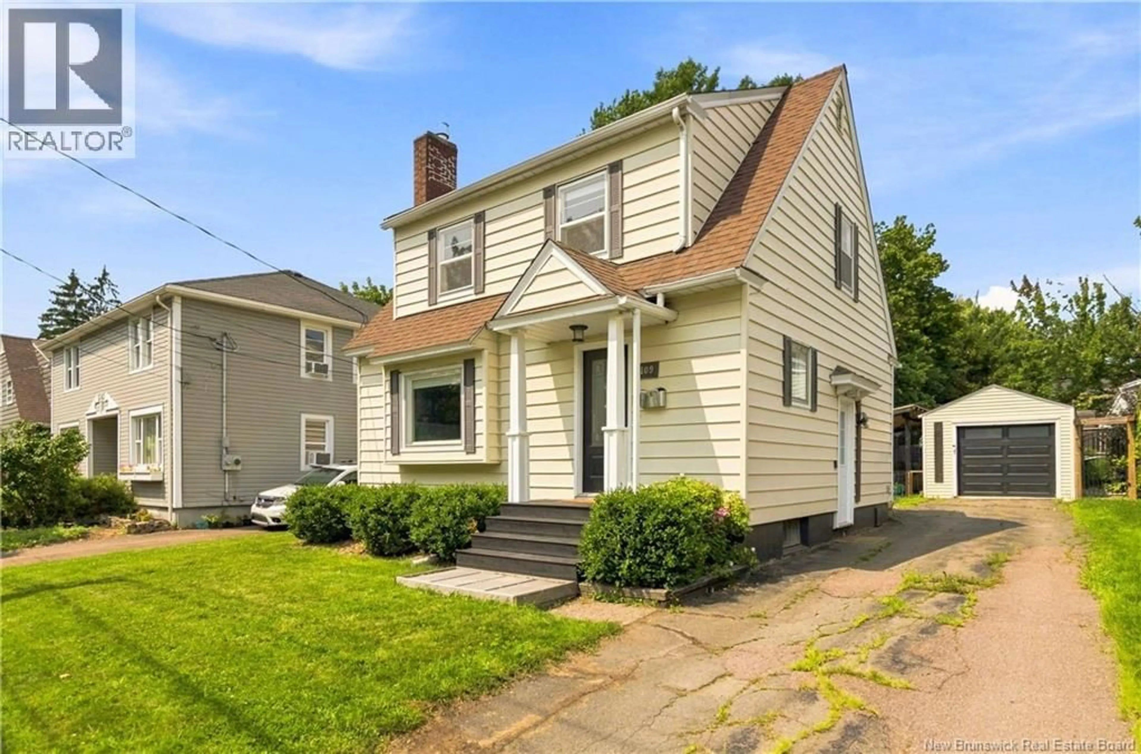 Home with vinyl exterior material, street for 109 BURLINGTON AVENUE, Moncton New Brunswick E1E1Z8