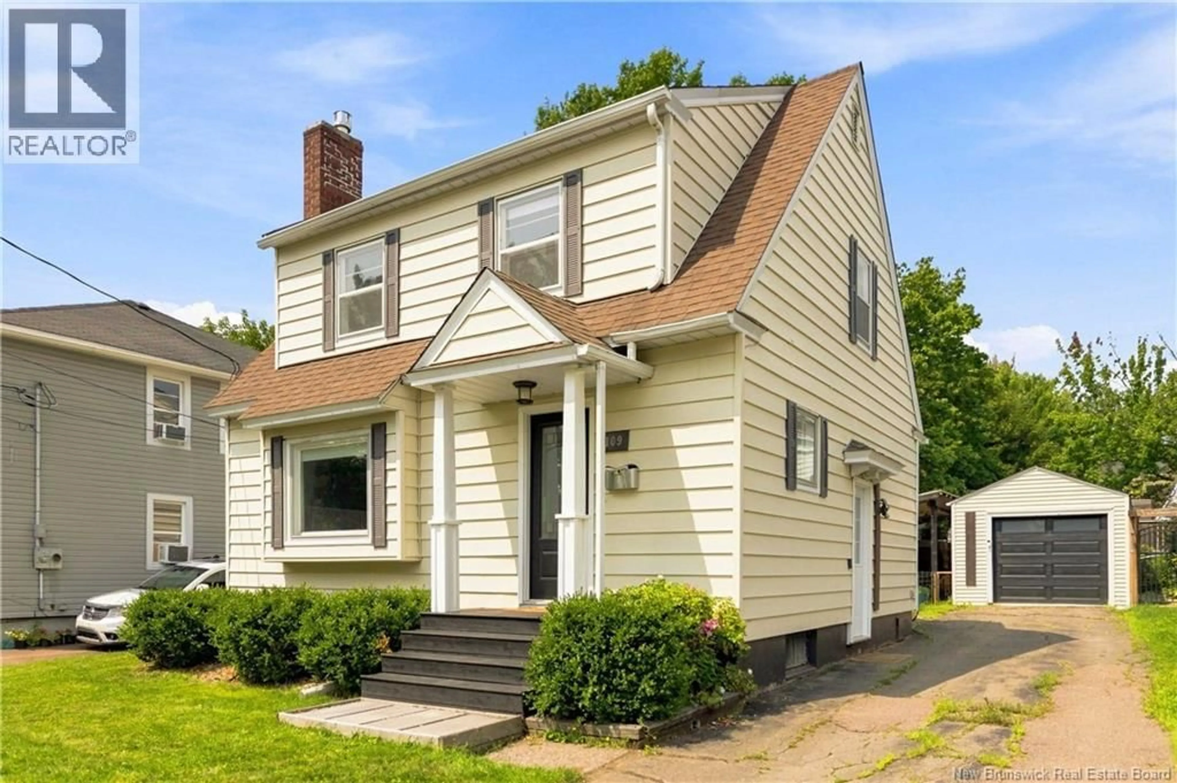 Home with vinyl exterior material, street for 109 BURLINGTON AVENUE, Moncton New Brunswick E1E1Z8