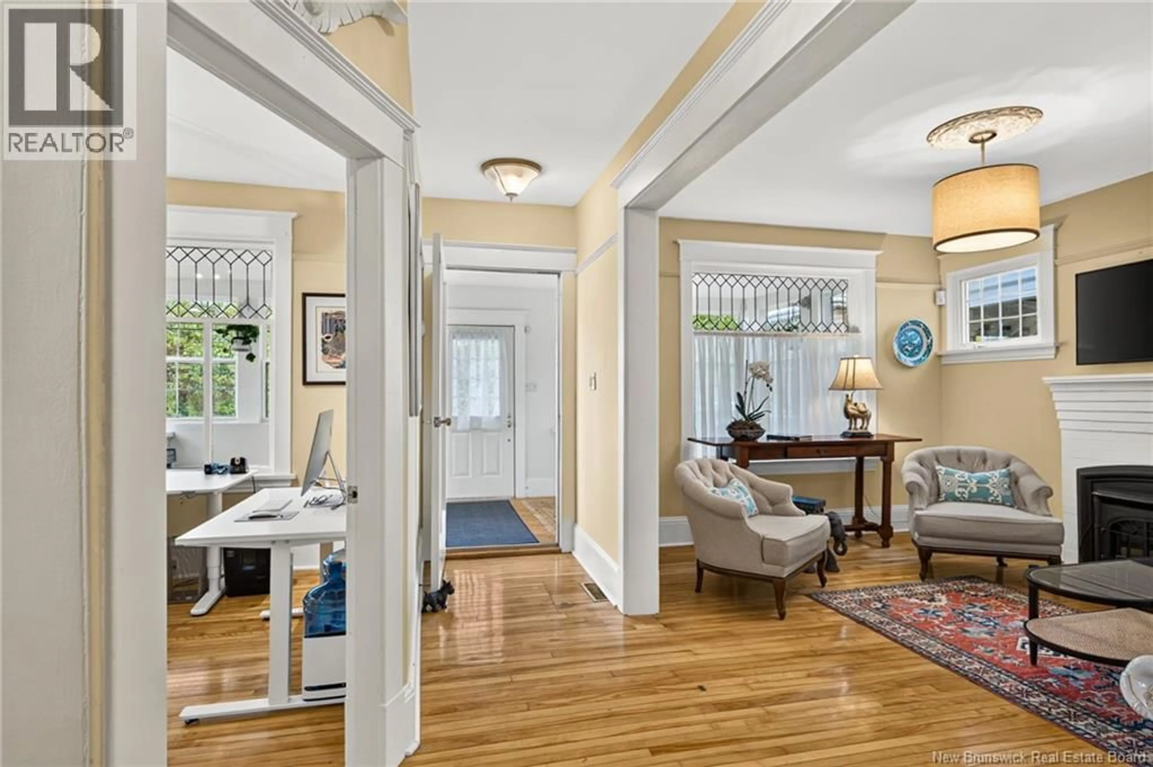 Indoor foyer for 262 HIGHFIELD, Moncton New Brunswick E1C5R2