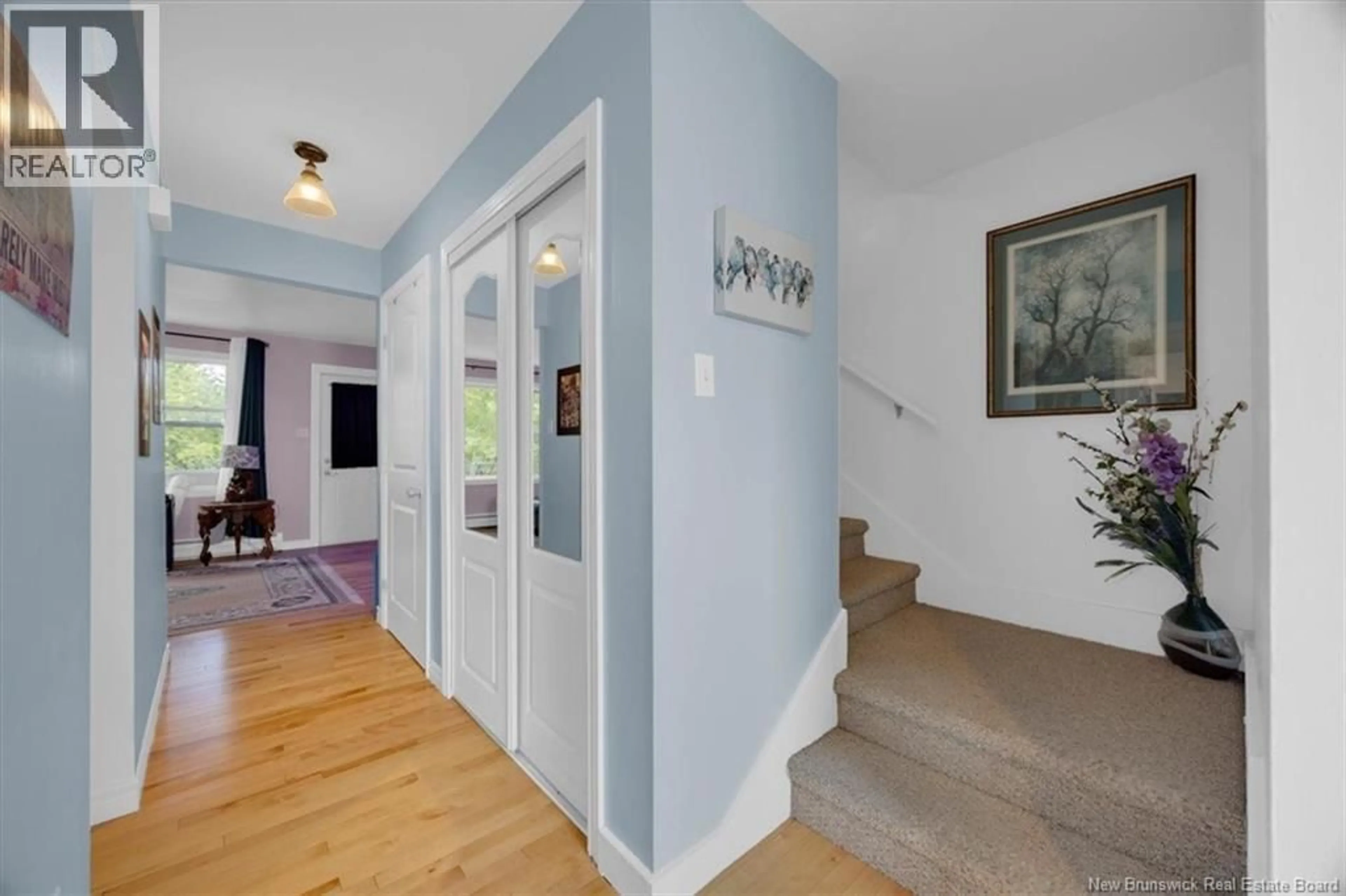 Indoor entryway for 7 HAMPTON MANOR, Saint John New Brunswick E2K0C4
