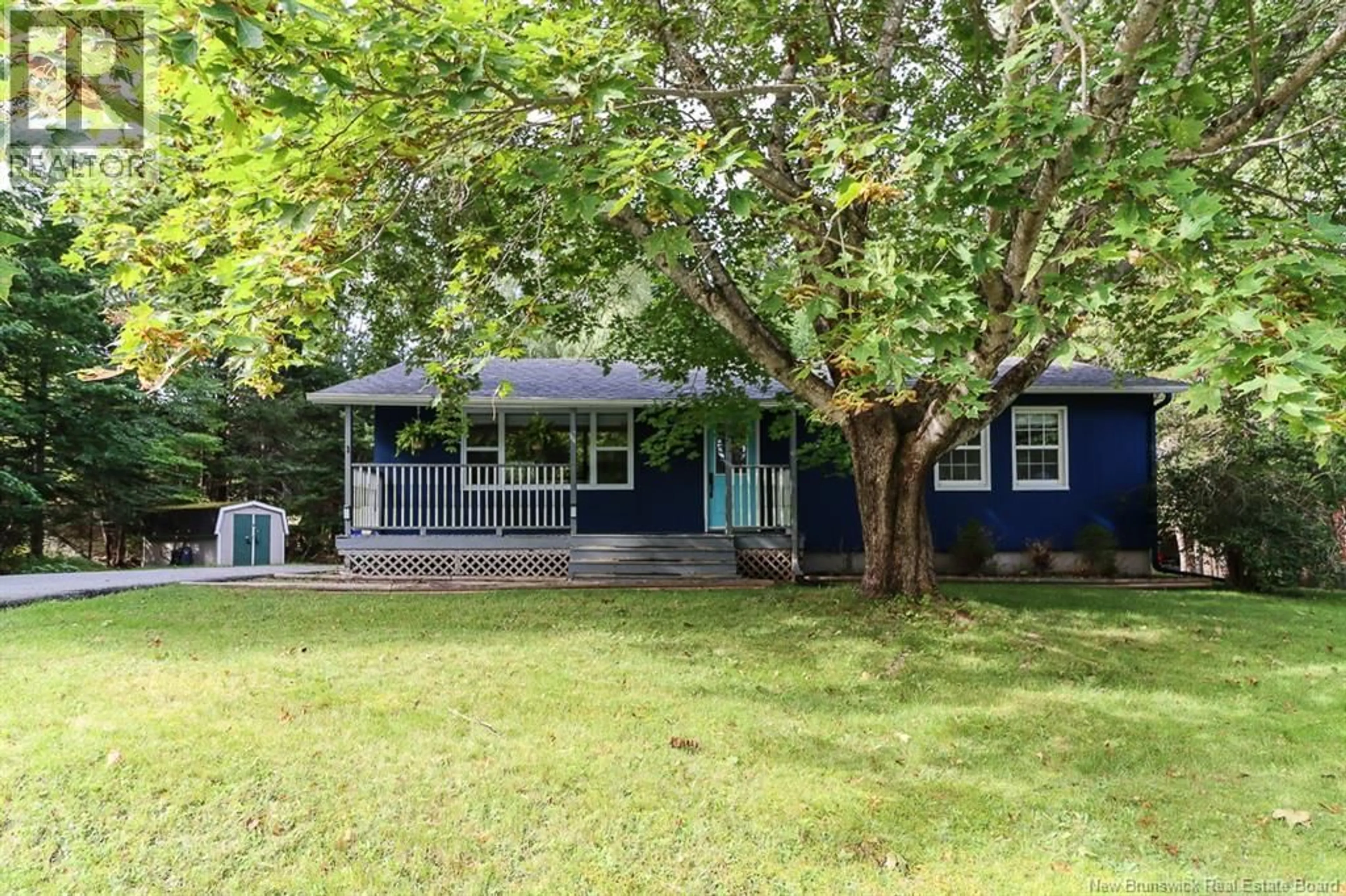 Home with vinyl exterior material, street for 3 PARKWOOD DRIVE, Quispamsis New Brunswick E2E1P4