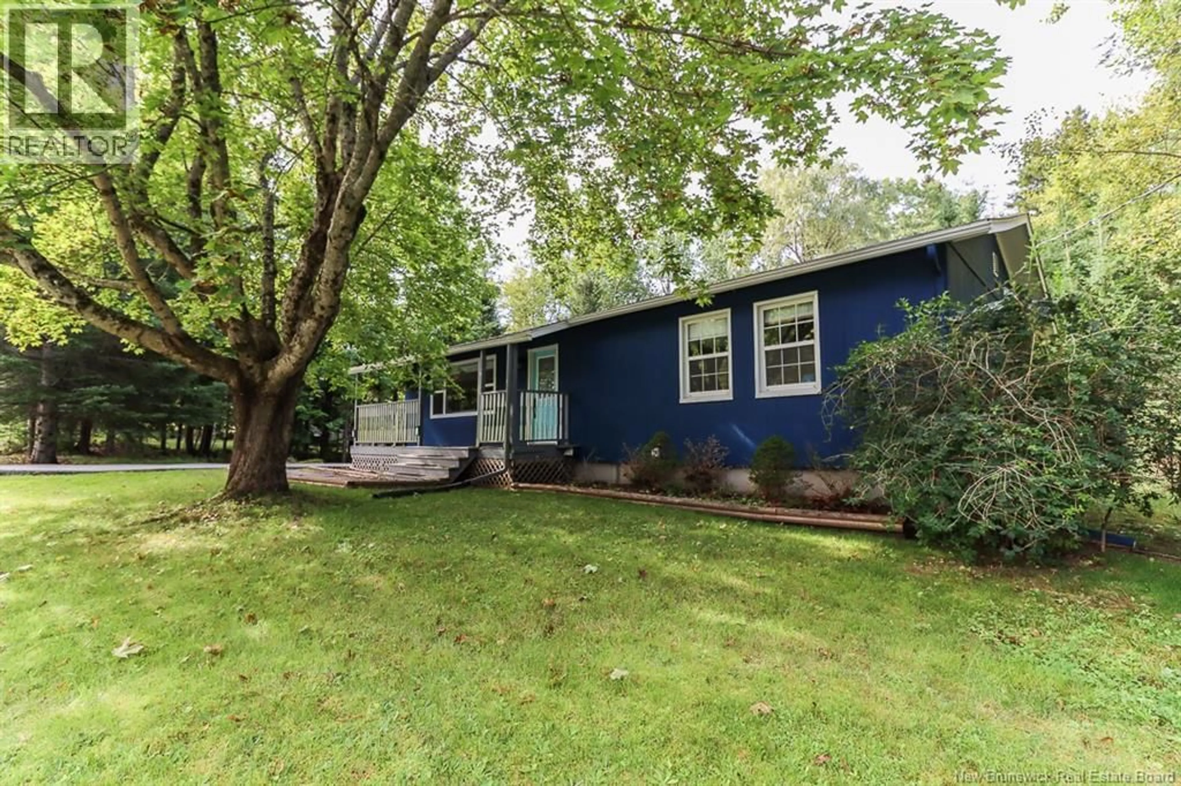 Home with vinyl exterior material, street for 3 PARKWOOD DRIVE, Quispamsis New Brunswick E2E1P4