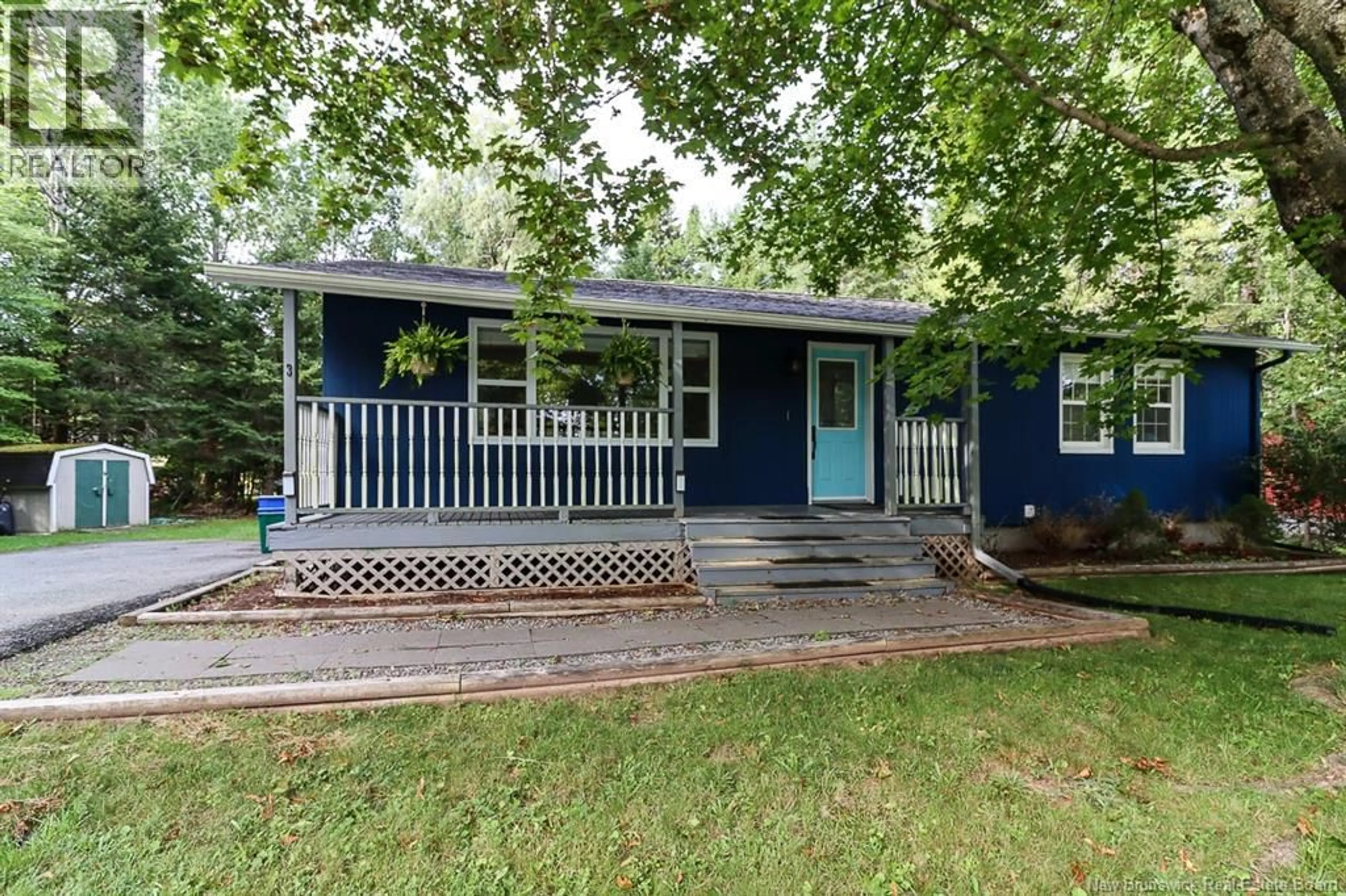 Home with vinyl exterior material, street for 3 PARKWOOD DRIVE, Quispamsis New Brunswick E2E1P4