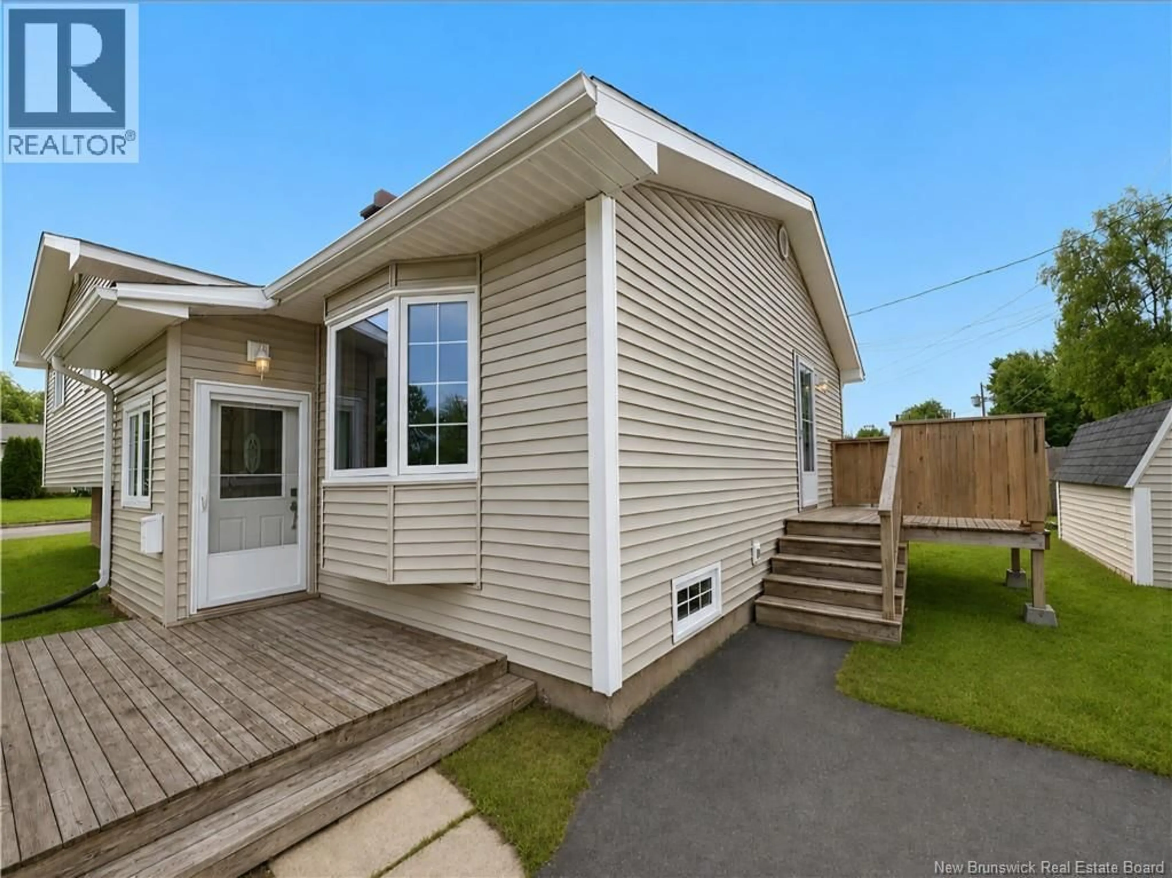 Home with vinyl exterior material, street for 11 PEMBROKE CRESCENT, Riverview New Brunswick E1B3Z9