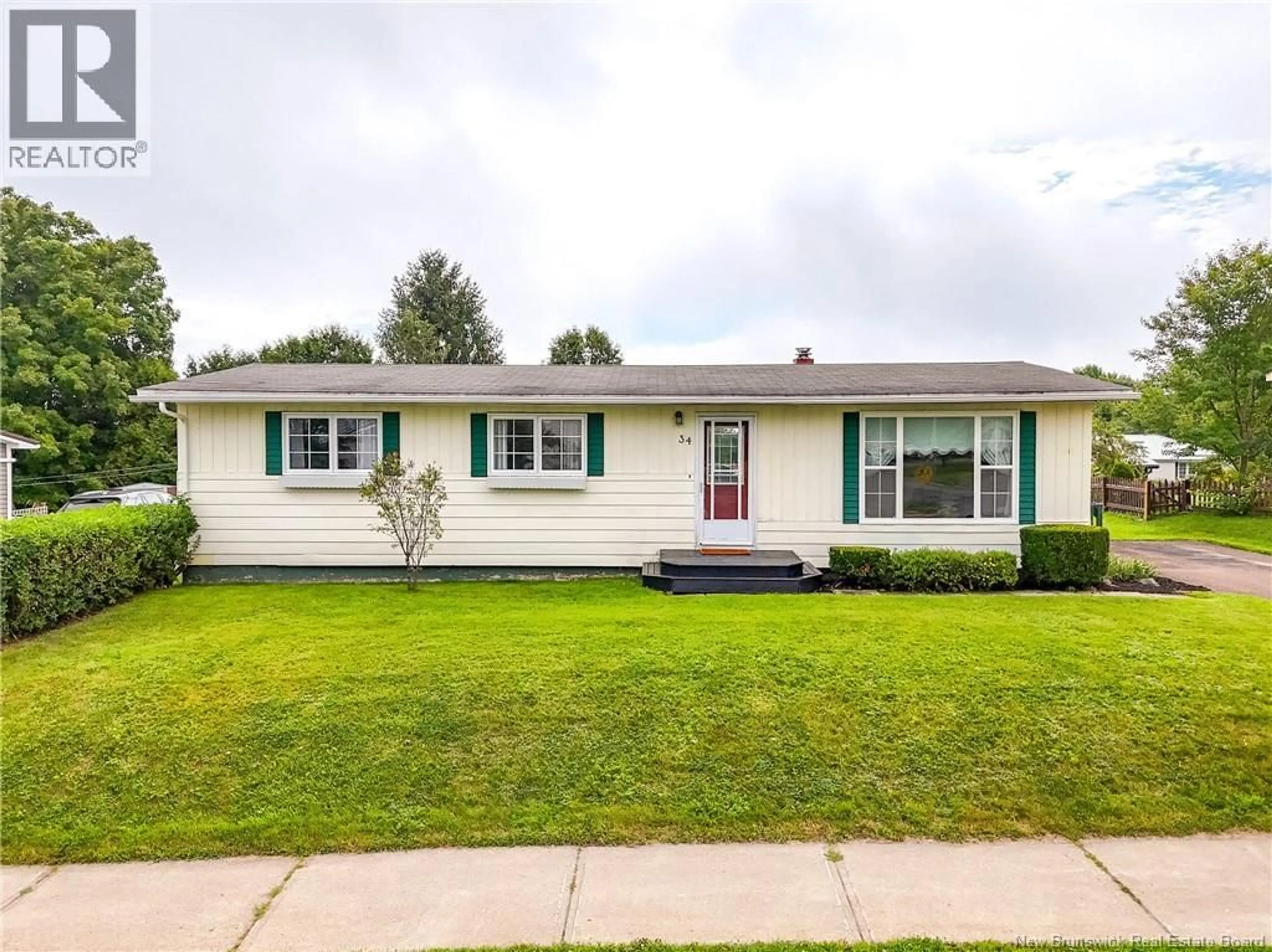 Home with vinyl exterior material, street for 35 HARDING DRIVE, Nackawic New Brunswick E6G1C5