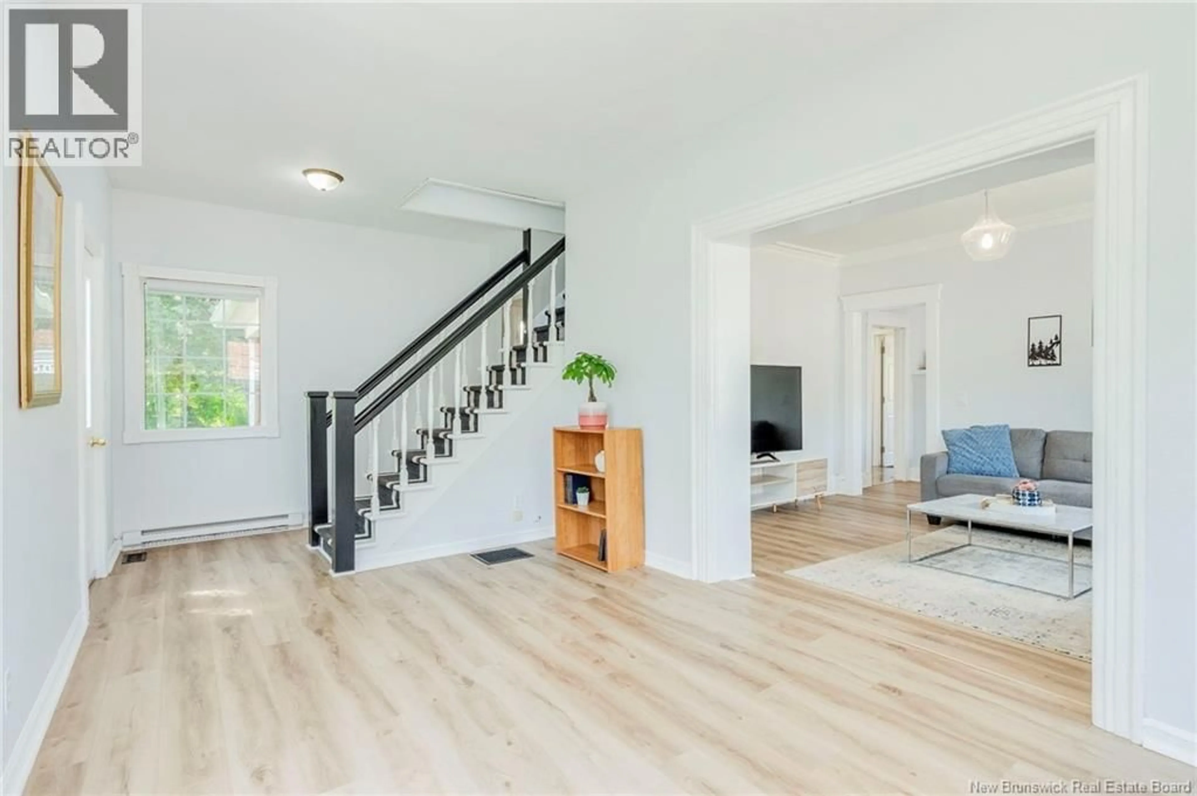 Indoor entryway for 366 MAIN STREET, Sackville New Brunswick E4L3H6
