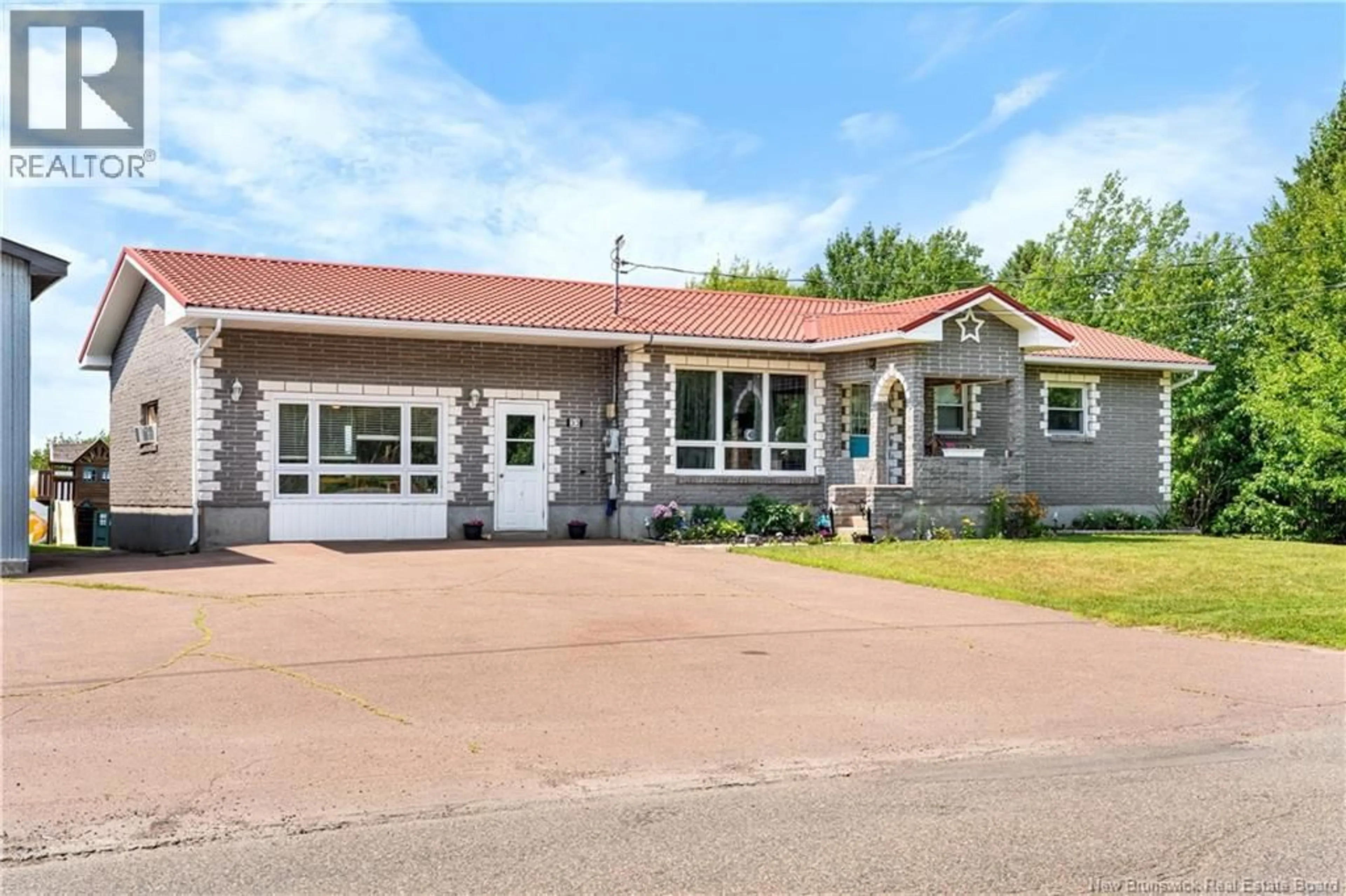 Home with vinyl exterior material, street for 31-33 BEN DAIGLE, Aldouane New Brunswick E4W5A3