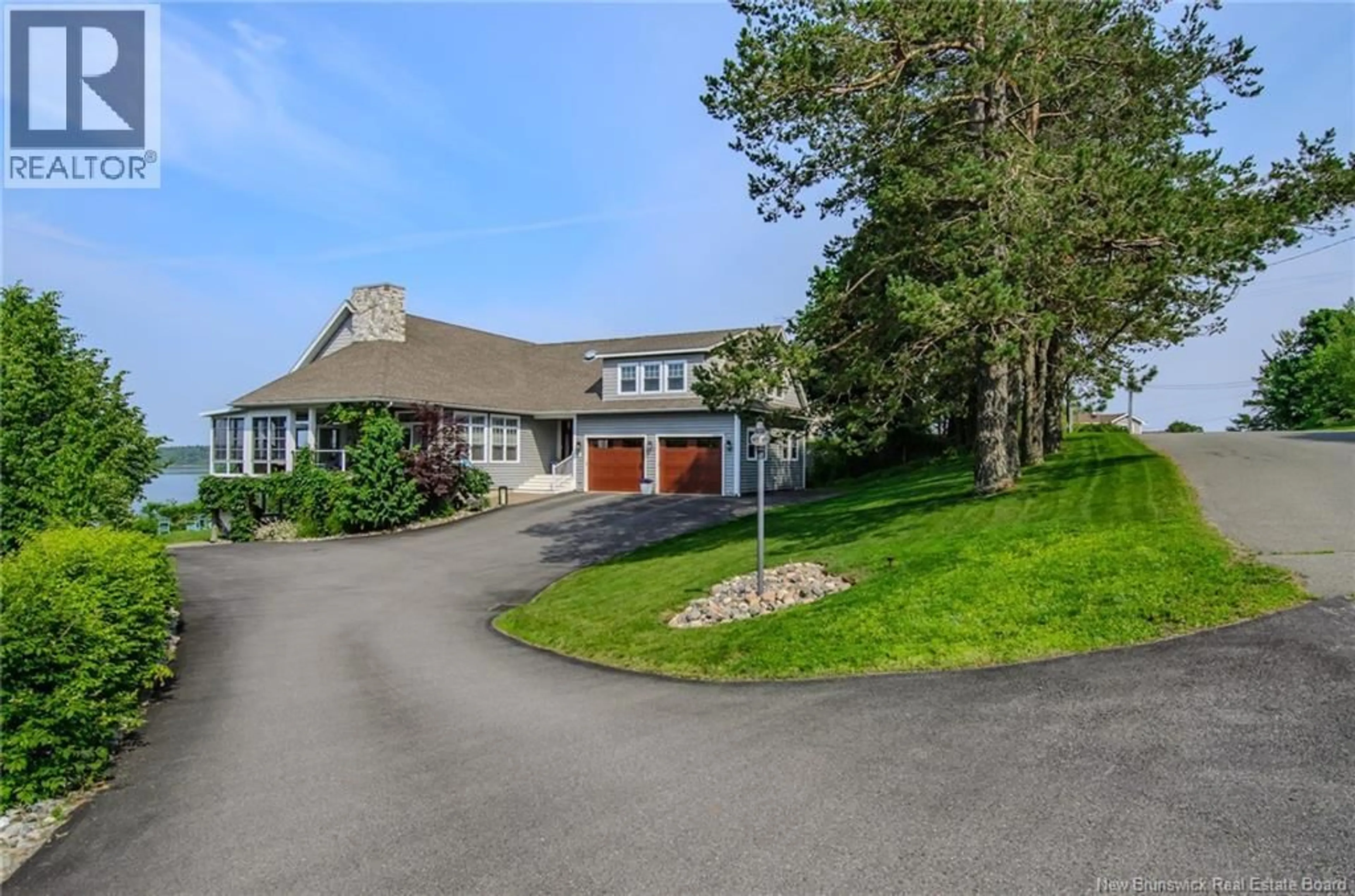 A pic from outside/outdoor area/front of a property/back of a property/a pic from drone, street for 73 ELIZABETH PARKWAY, Rothesay New Brunswick E2H1E8