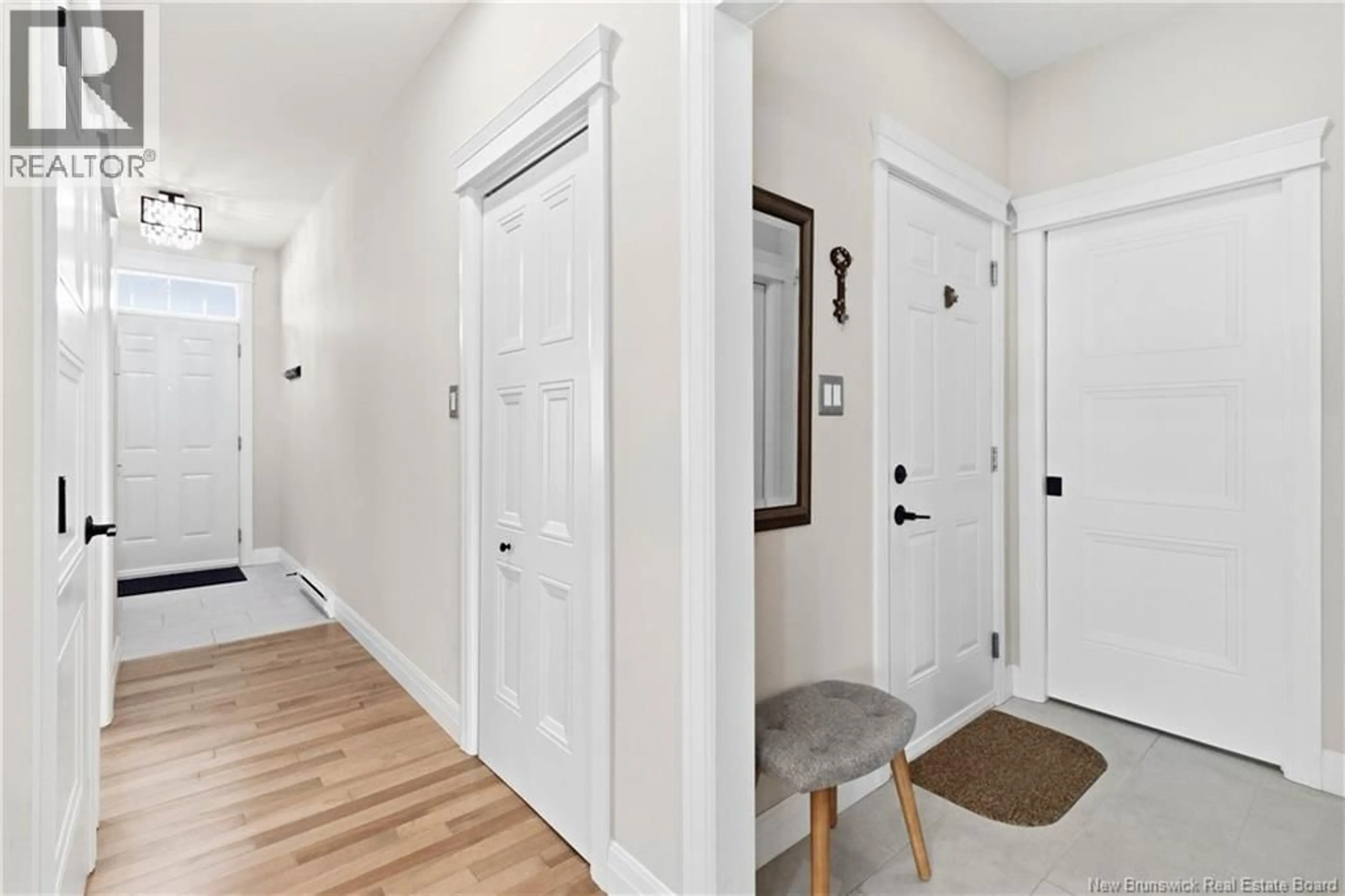 Indoor entryway for 607 ROYAL OAKS BOULEVARD, Moncton New Brunswick E1H0G2
