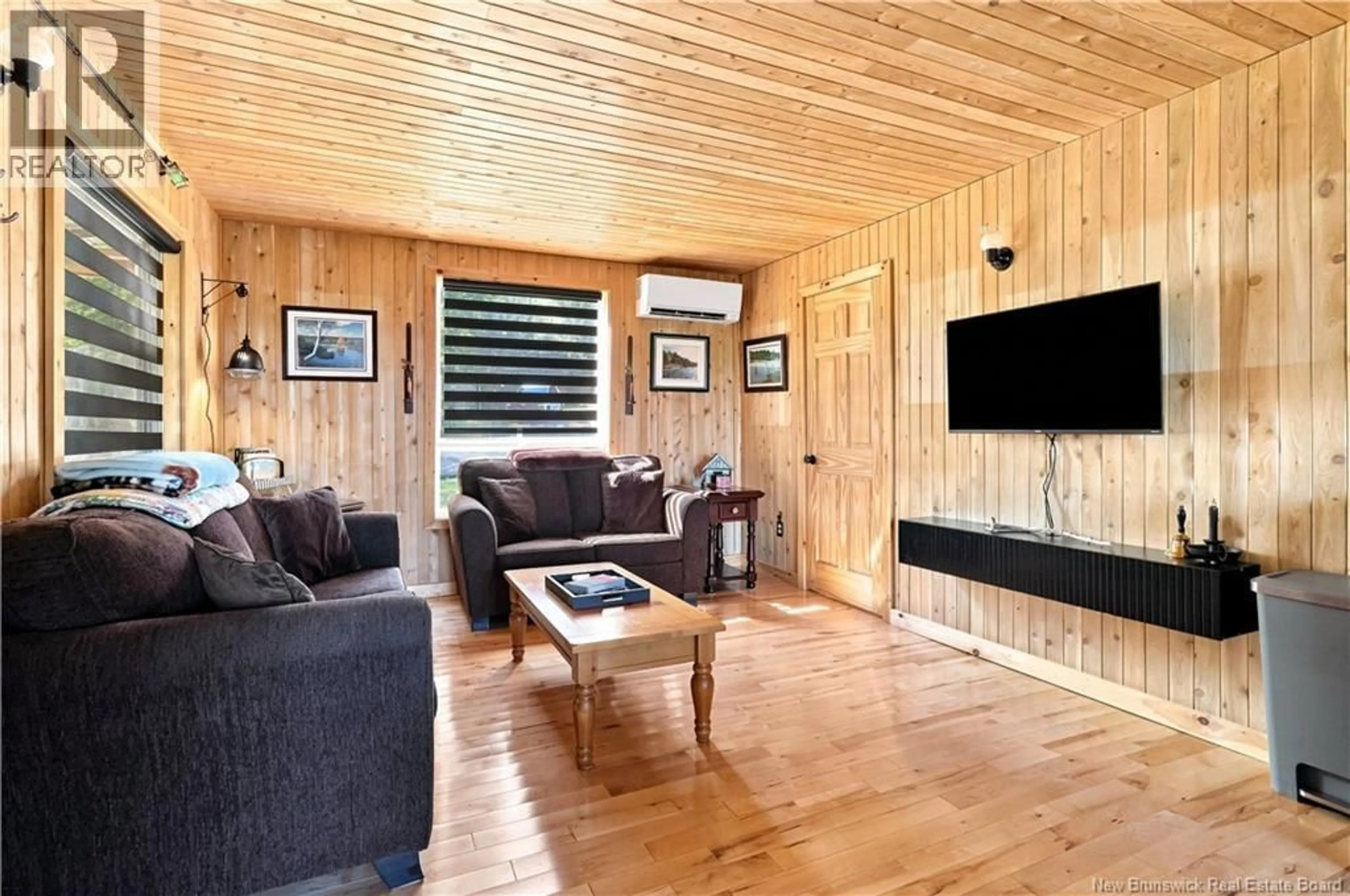Living room with furniture, wood/laminate floor for 990 BLOOMFIELD RIDGE ROAD, Hayesville New Brunswick E6A1V2