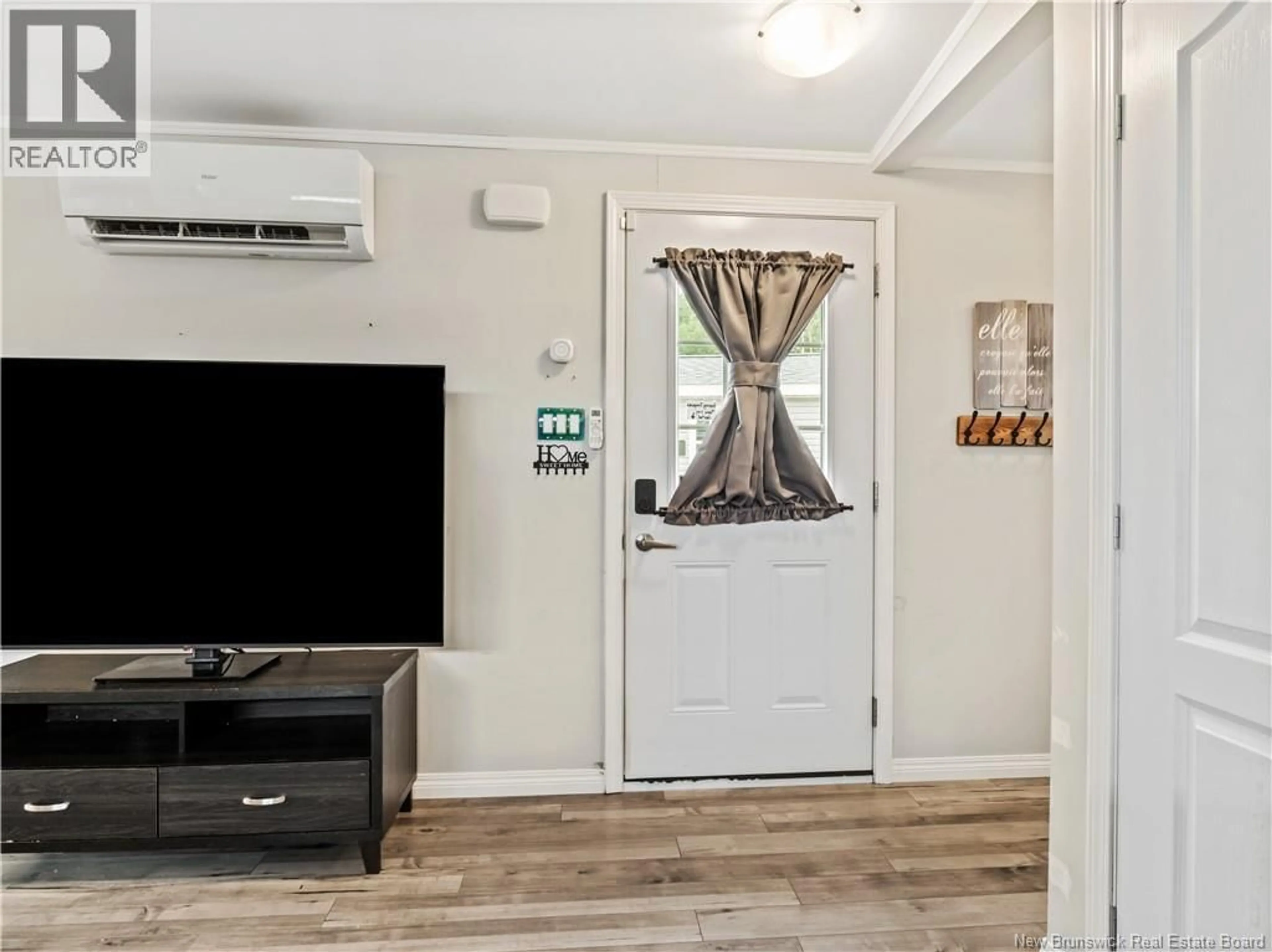 Indoor entryway for 14 TELEX, Dieppe New Brunswick E1A8H5