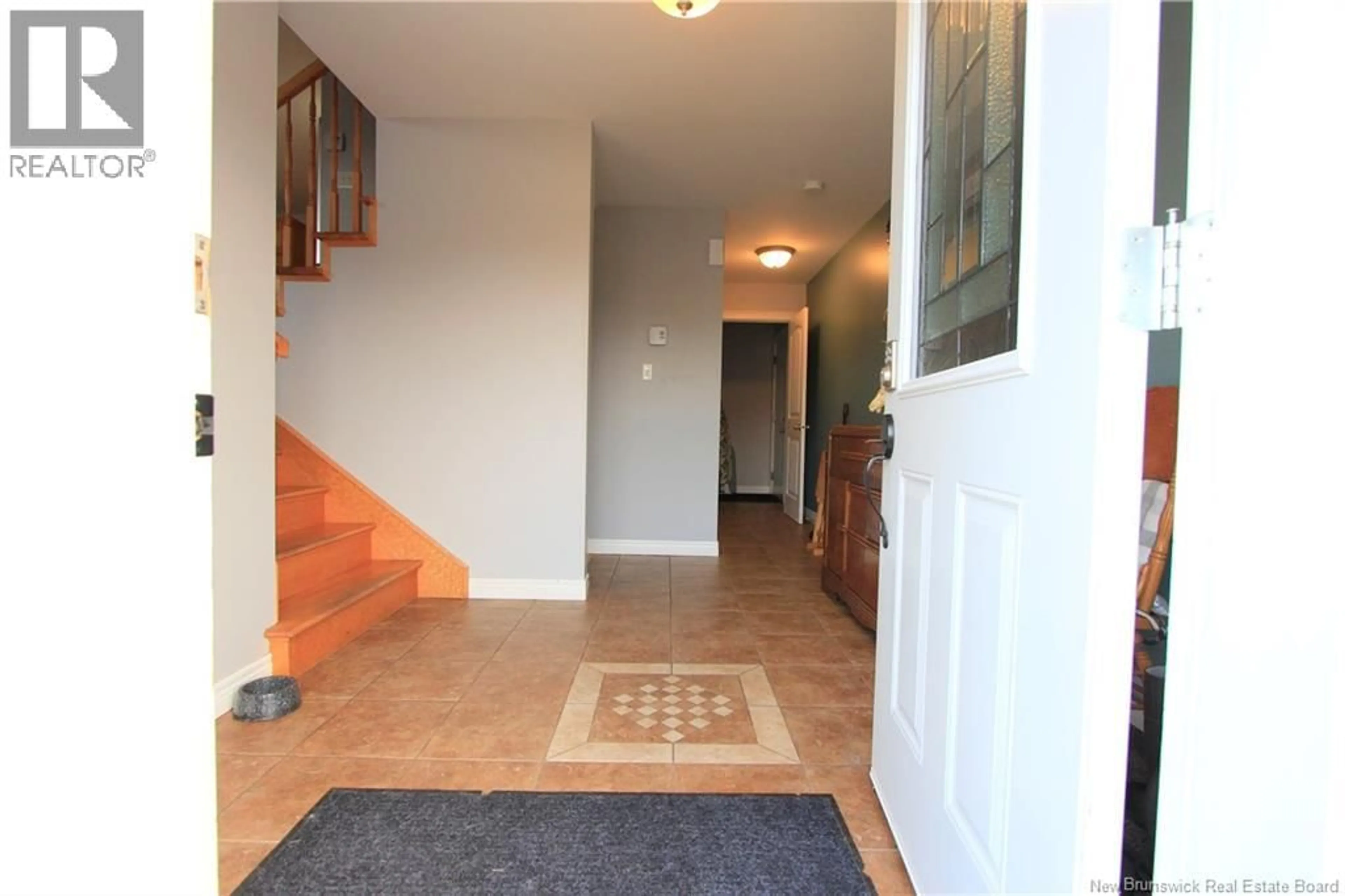 Indoor foyer for 8 HALLIHAN DRIVE, Oromocto New Brunswick E2V0C5