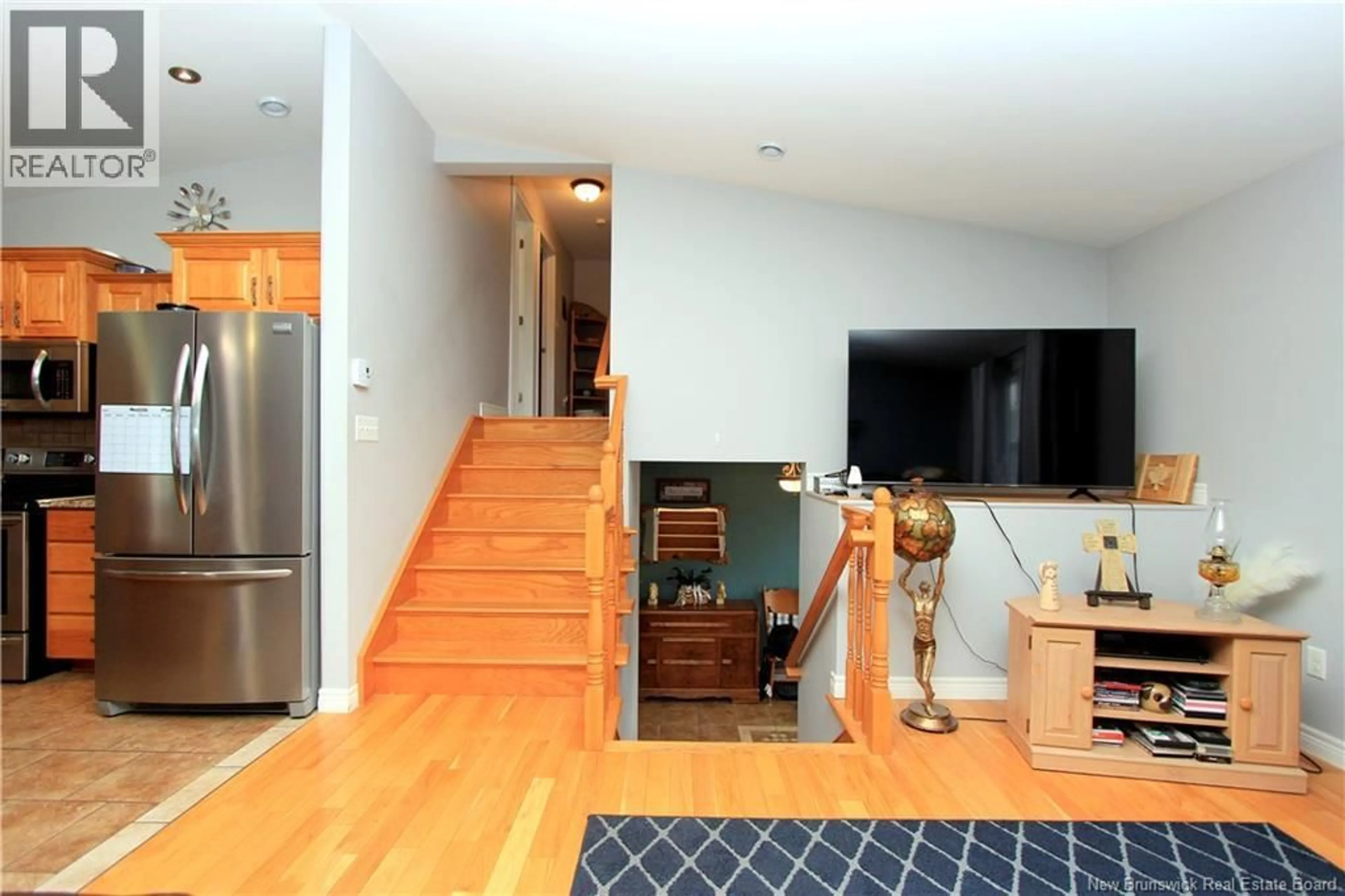 Indoor entryway for 8 HALLIHAN DRIVE, Oromocto New Brunswick E2V0C5