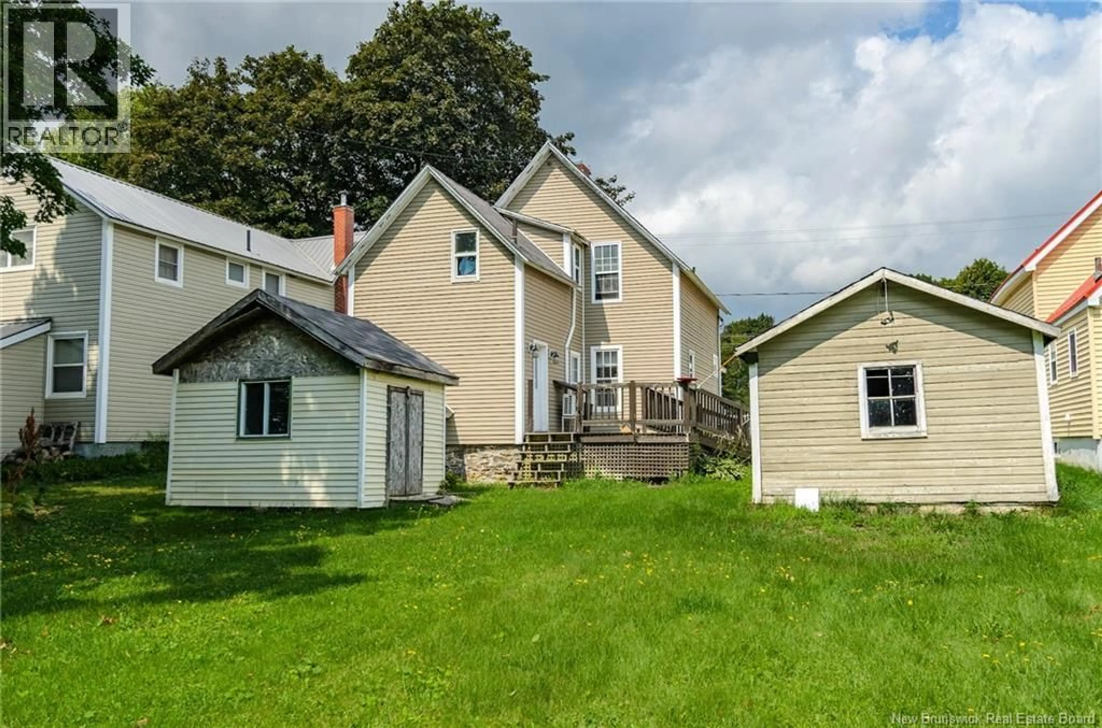 A pic from outside/outdoor area/front of a property/back of a property/a pic from drone, building for 152 ST GEORGE STREET, Sussex New Brunswick E4E1H1