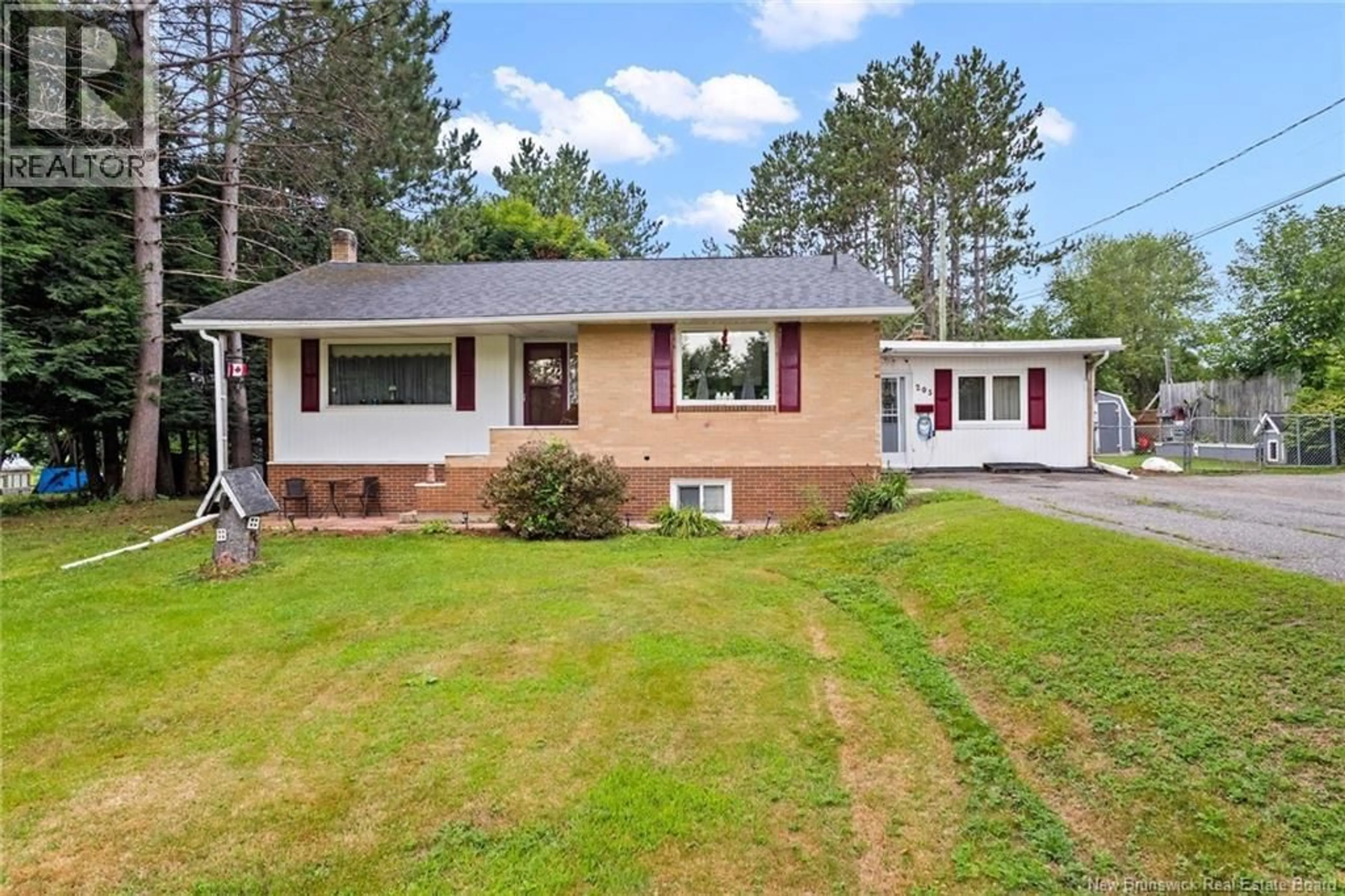 Home with vinyl exterior material, unknown for 205 CANADA STREET, Fredericton New Brunswick E3A3Z9