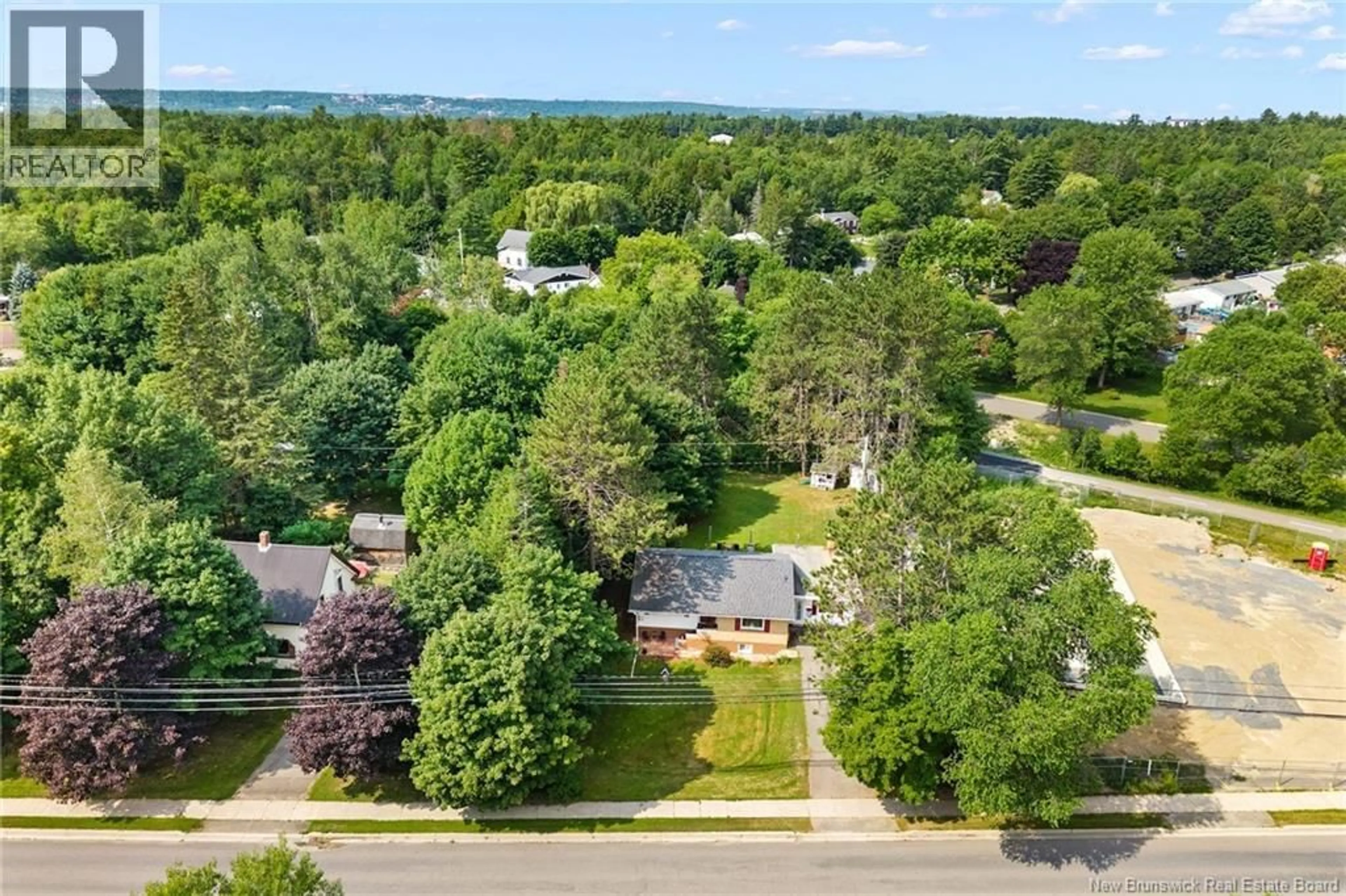 A pic from outside/outdoor area/front of a property/back of a property/a pic from drone, unknown for 205 CANADA STREET, Fredericton New Brunswick E3A3Z9