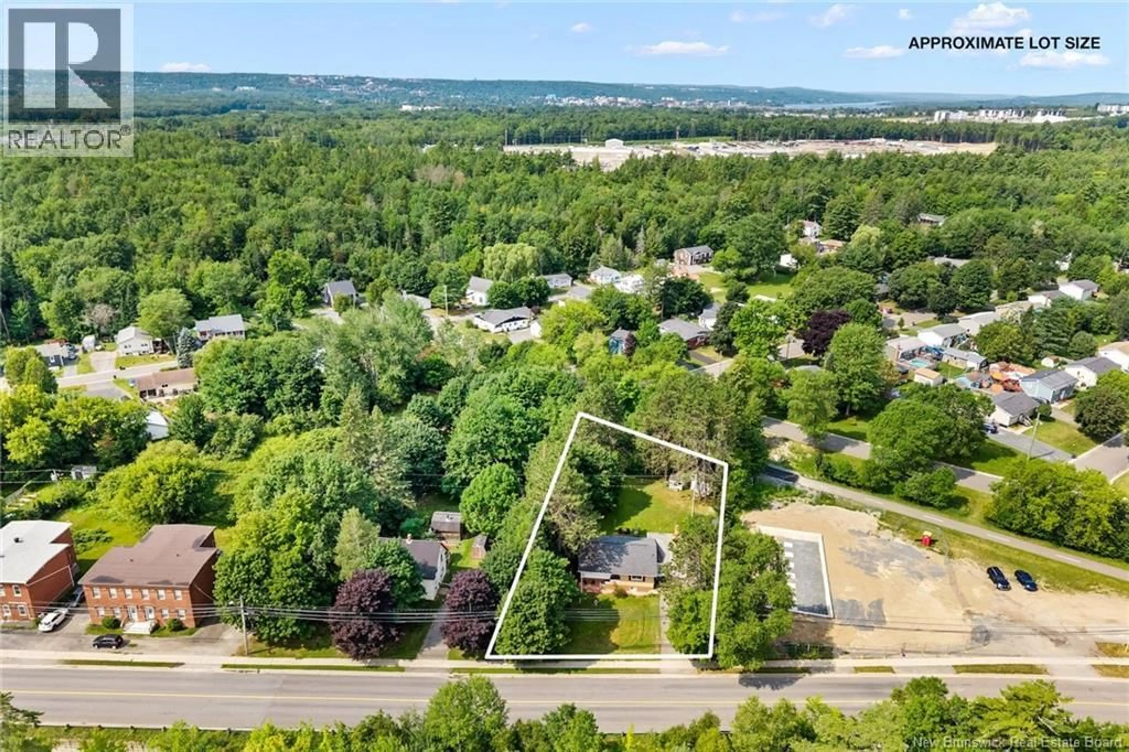 A pic from outside/outdoor area/front of a property/back of a property/a pic from drone, unknown for 205 CANADA STREET, Fredericton New Brunswick E3A3Z9