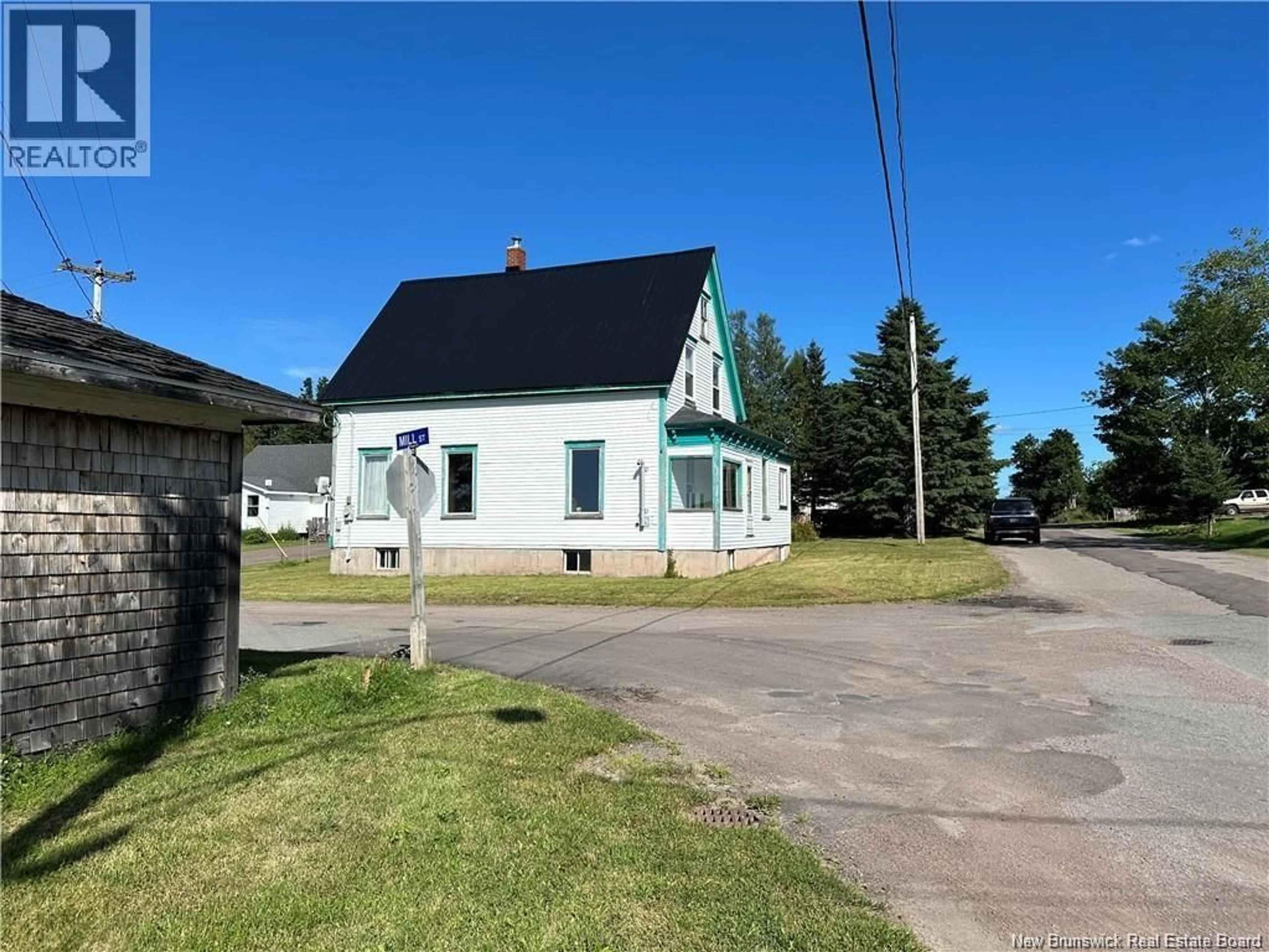 A pic from outside/outdoor area/front of a property/back of a property/a pic from drone, street for 16 FORT STREET, Port Elgin New Brunswick E4M1L4
