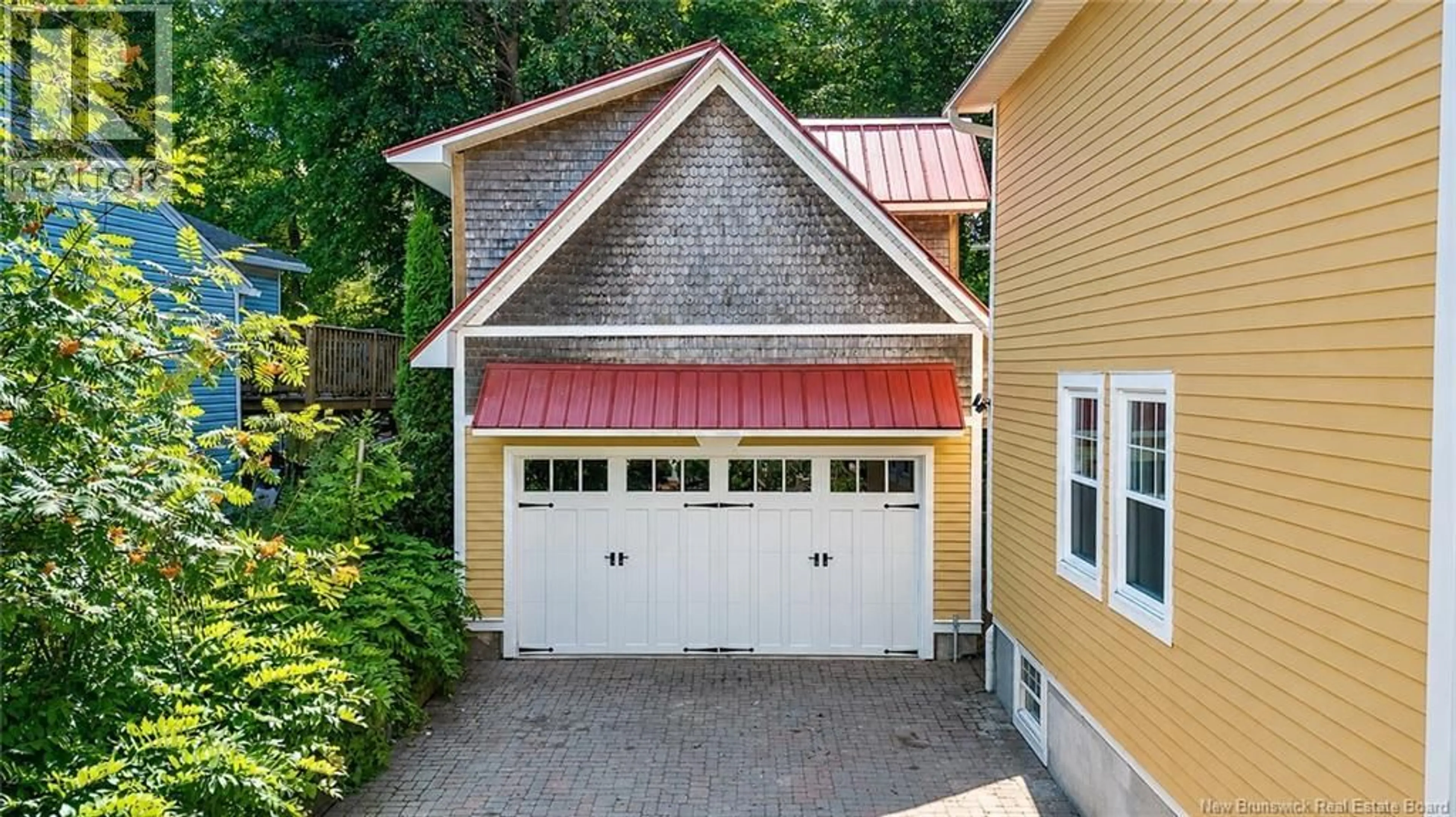 Indoor garage for 304 CONNAUGHT STREET, Fredericton New Brunswick E3B2B4