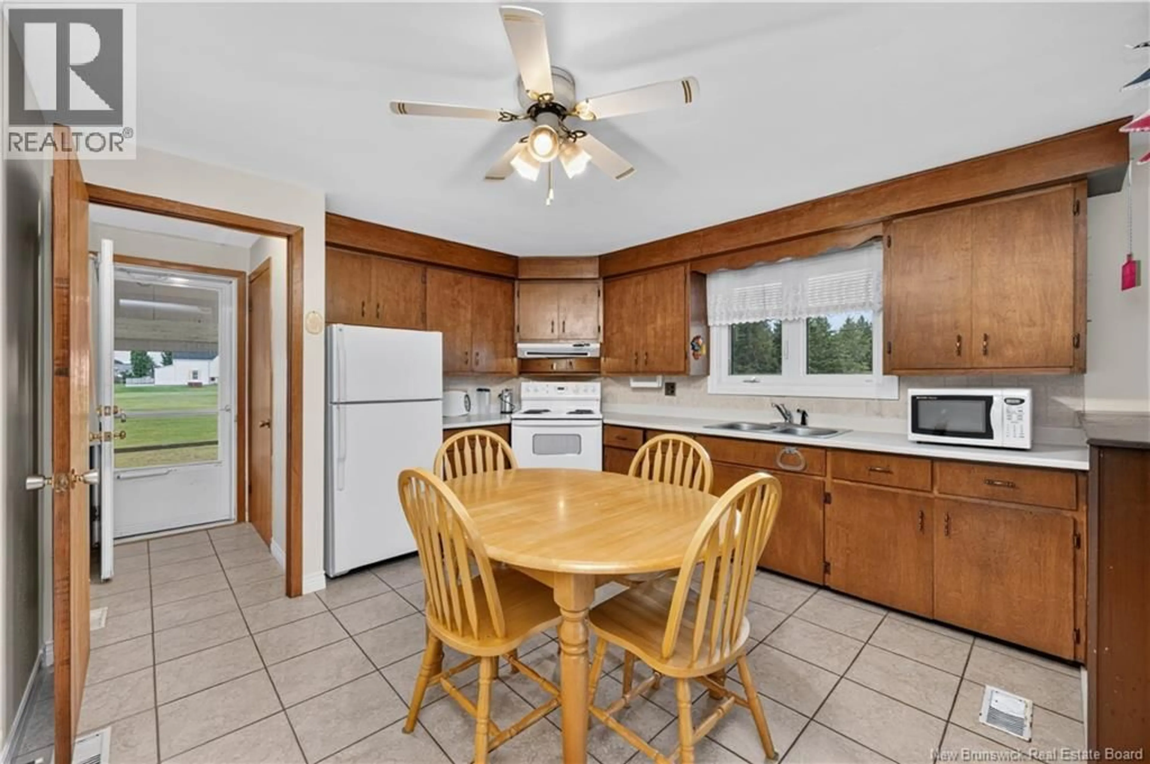 Standard kitchen, ceramic/tile floor for 3170 ROUTE 535, Cocagne New Brunswick E4R3K3