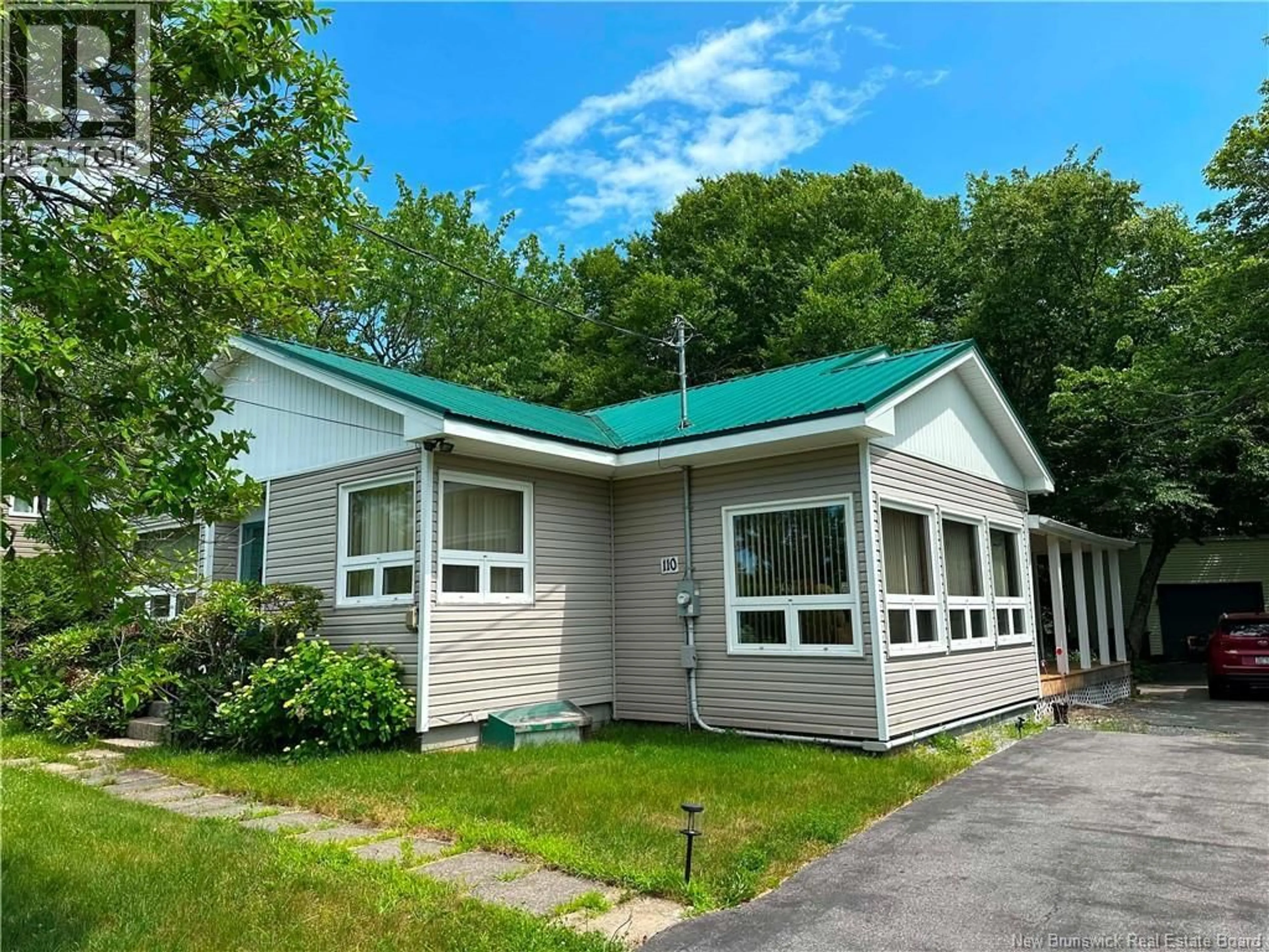 Home with vinyl exterior material, building for 110 EVERGREEN AVENUE, Saint John New Brunswick E2N1H2