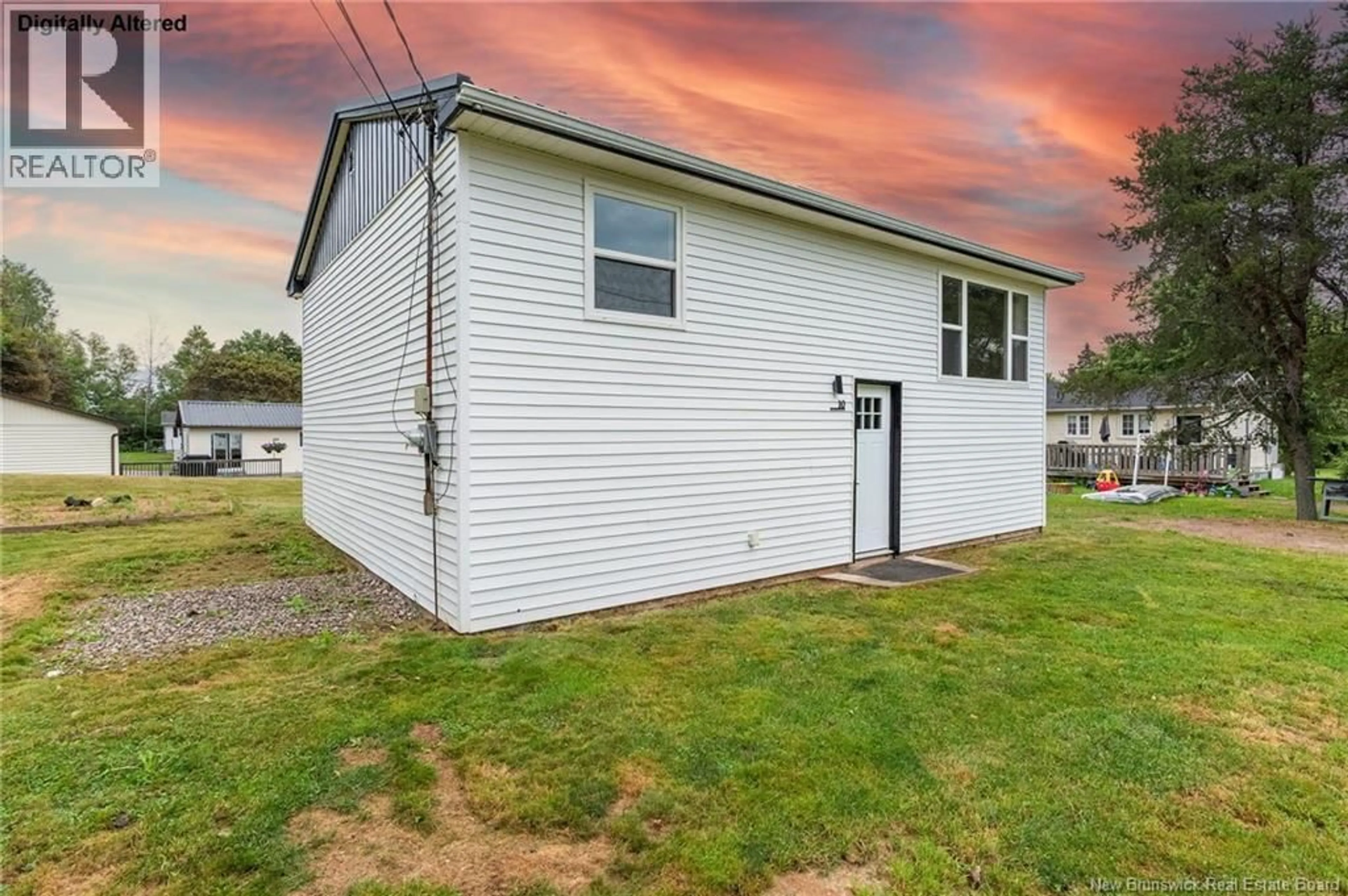 Home with vinyl exterior material, building for 10 BALSER PLACE, Sackville New Brunswick E4L3C9