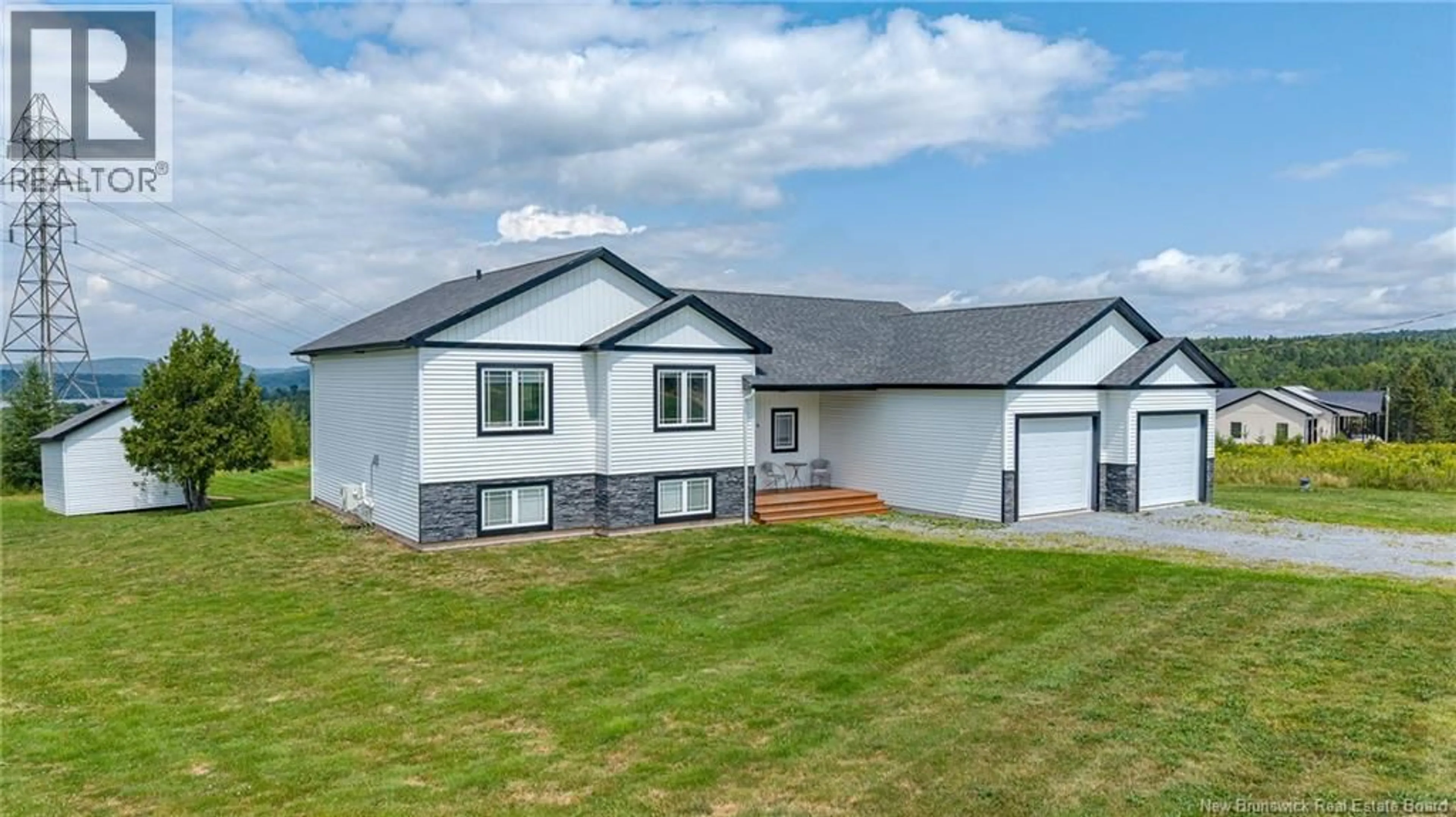 Home with vinyl exterior material, building for 34 MCMASTER AVENUE, Nauwigewauk New Brunswick E5N2B7