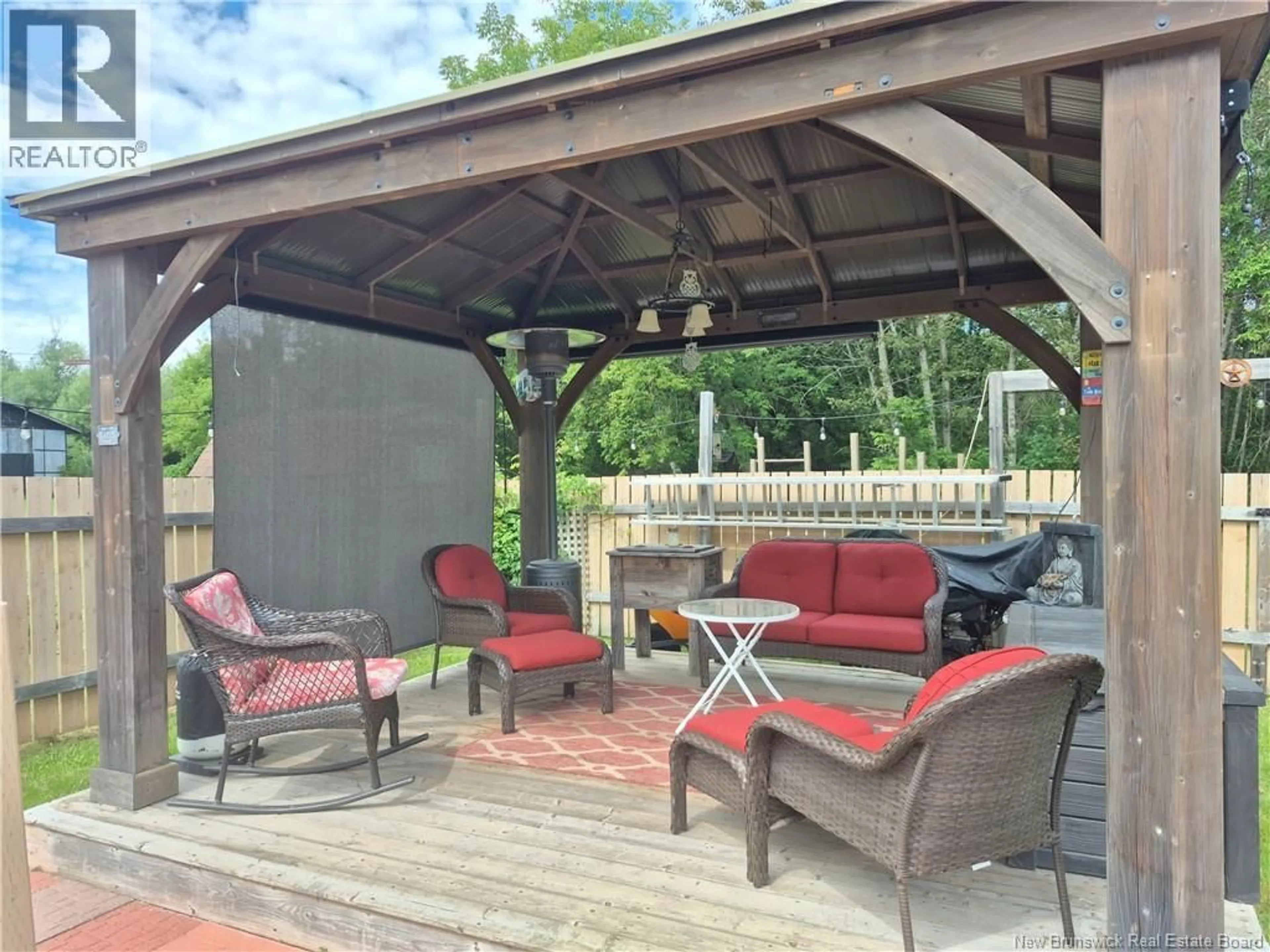 Patio, street for 580 RUE GARDEN, Bathurst New Brunswick E2A2P6