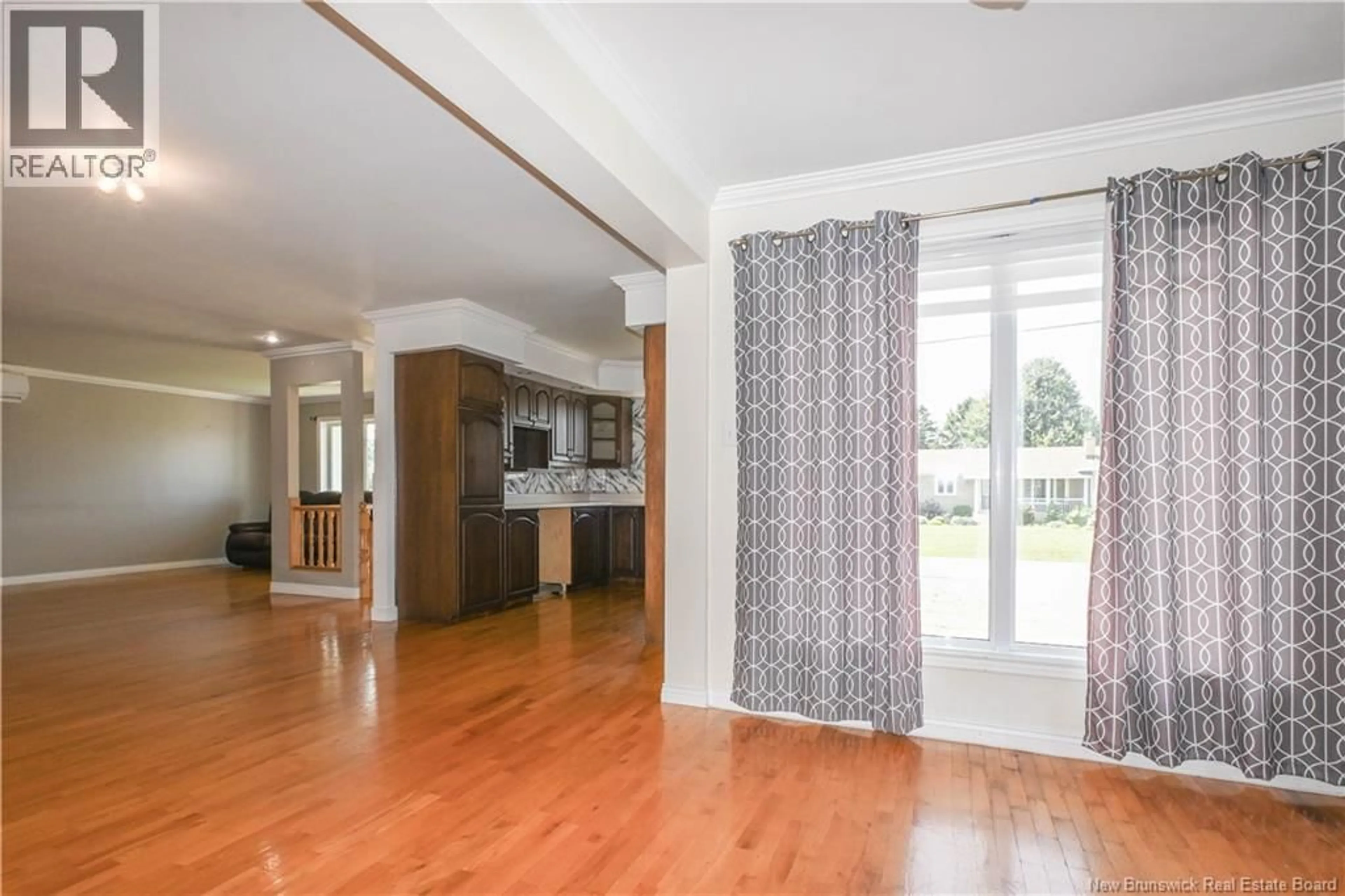 Indoor entryway for 25 RUE DU VOILIER, Caraquet New Brunswick E1W1A4