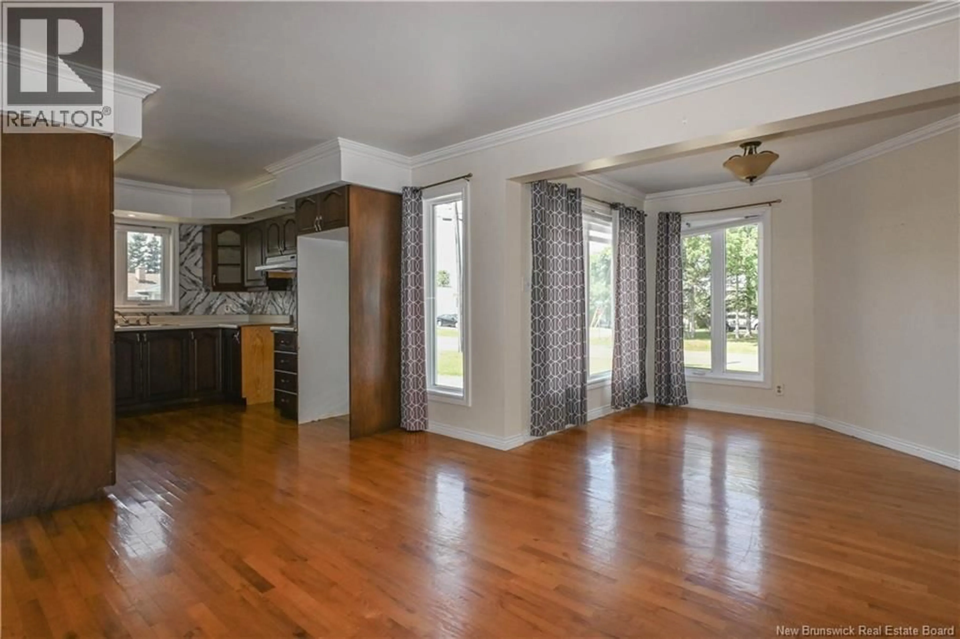 Open concept kitchen, unknown for 25 RUE DU VOILIER, Caraquet New Brunswick E1W1A4