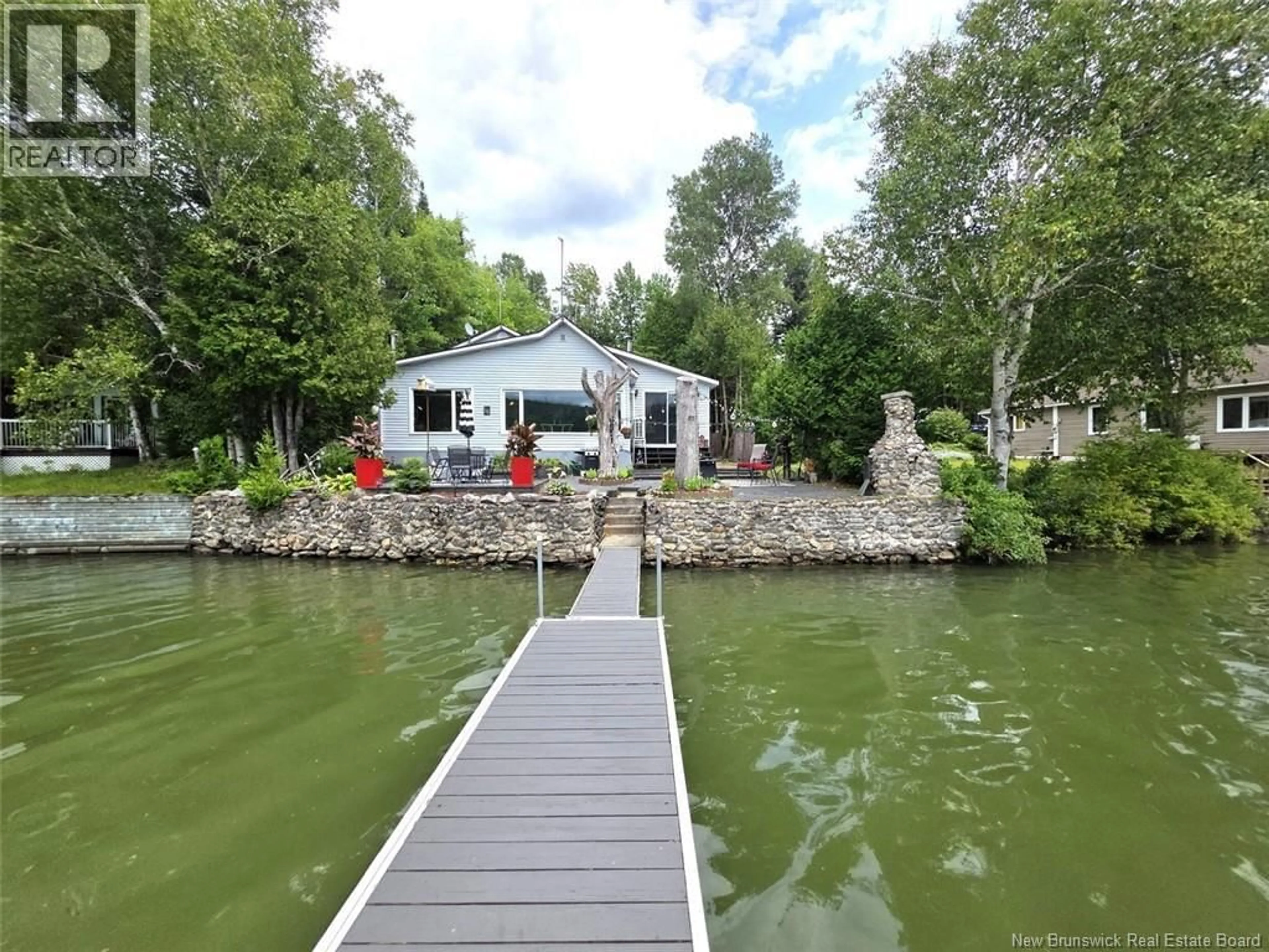 A pic from outside/outdoor area/front of a property/back of a property/a pic from drone, water/lake/river/ocean view for 1028 ROUTE 215 ROUTE, Saint-François-de-Madawaska New Brunswick E7A1G9