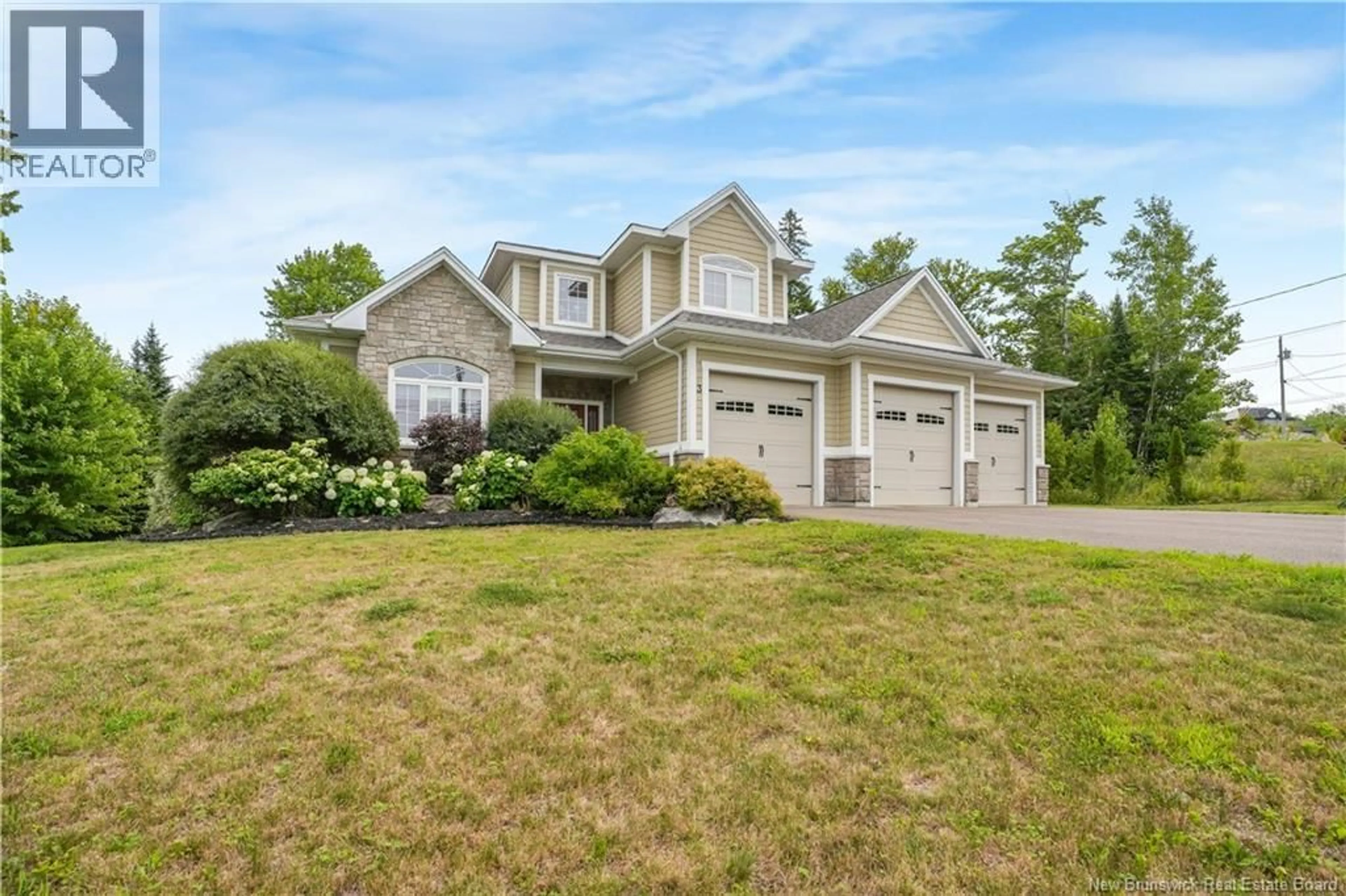 Home with vinyl exterior material, street for 3 EAGLE RIDGE COURT, Hanwell New Brunswick E3C0H3
