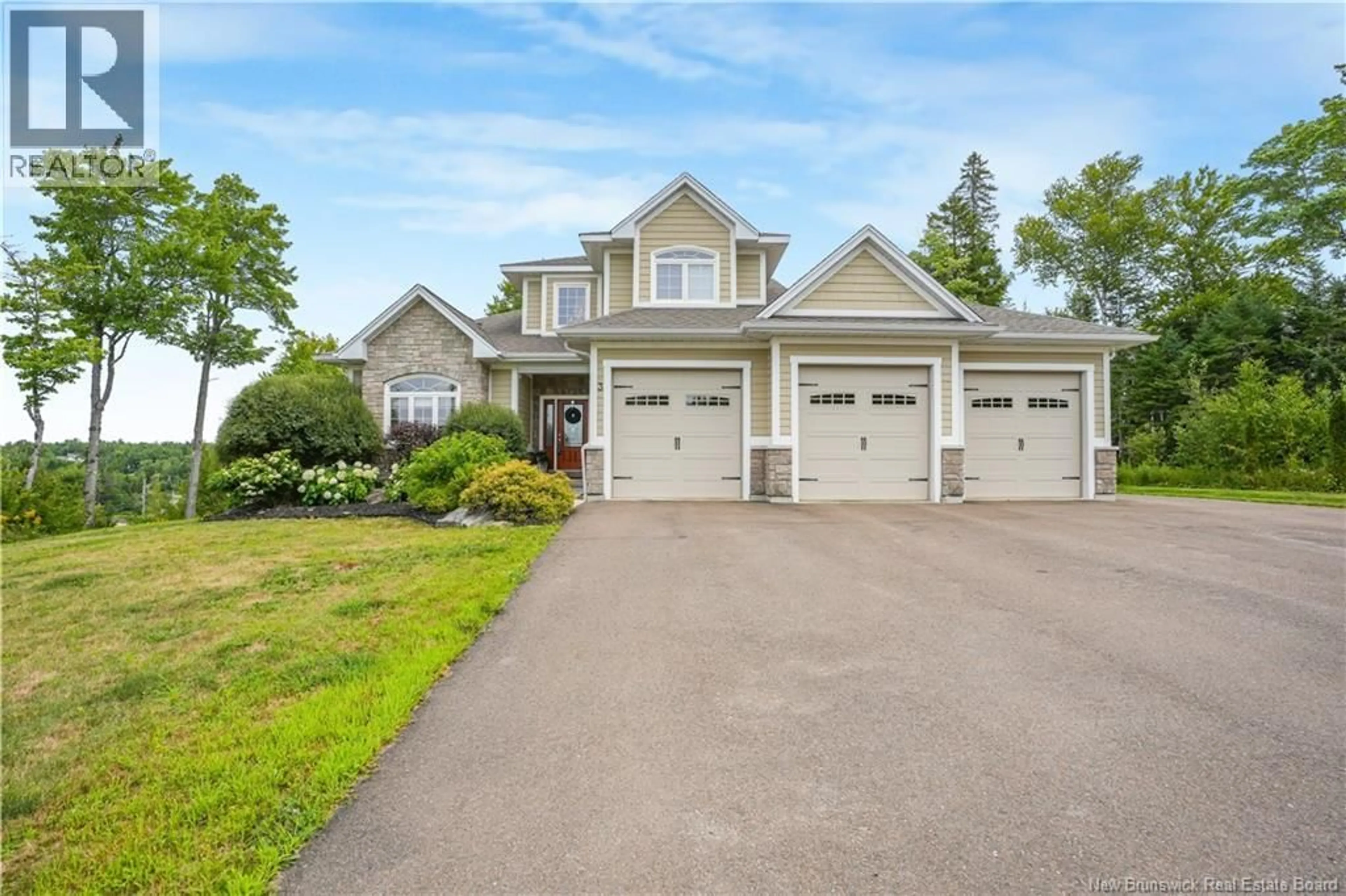 Home with vinyl exterior material, street for 3 EAGLE RIDGE COURT, Hanwell New Brunswick E3C0H3