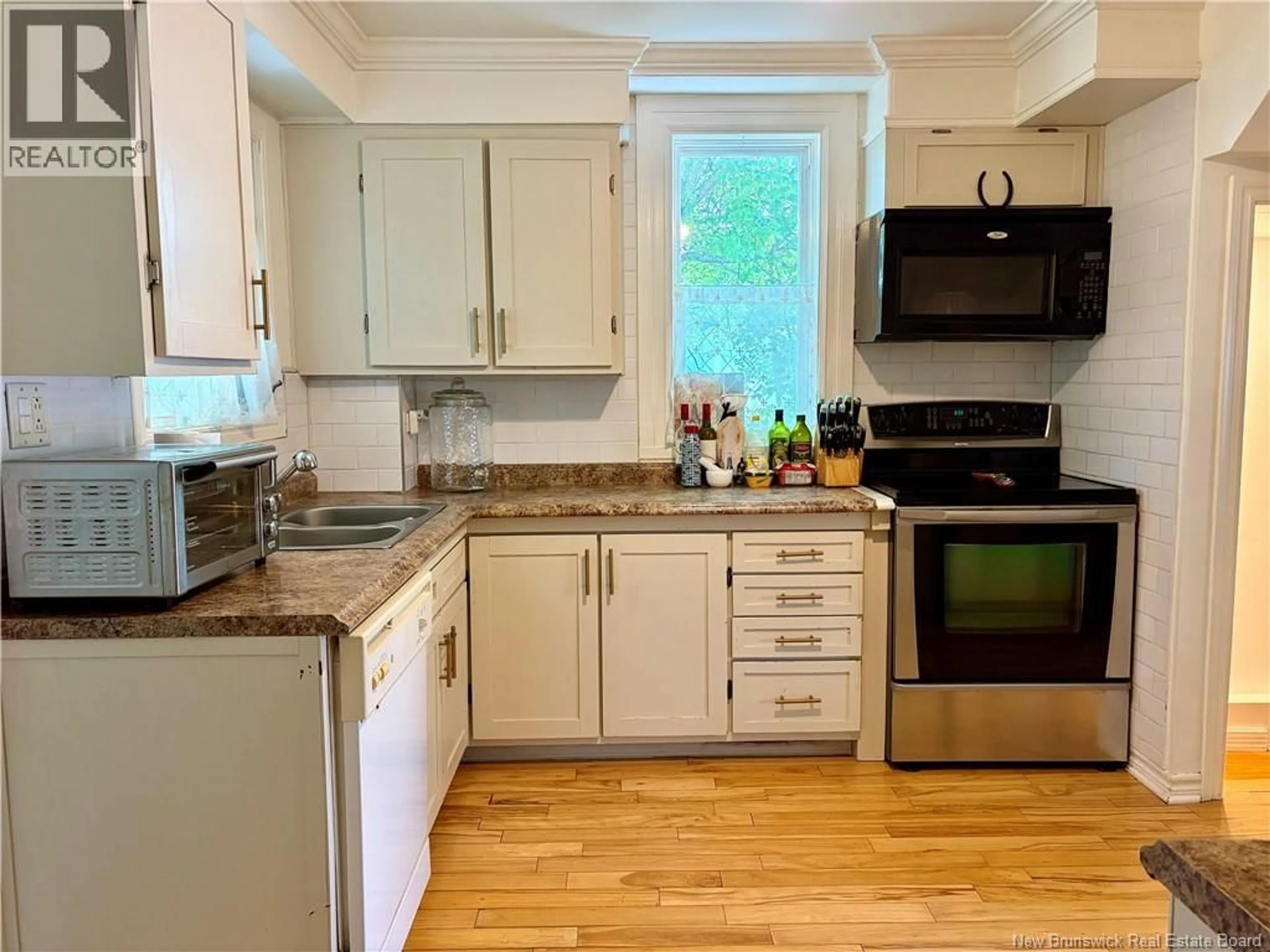 Standard kitchen, wood/laminate floor for 828 LANDRY, Bathurst New Brunswick E2A2V3