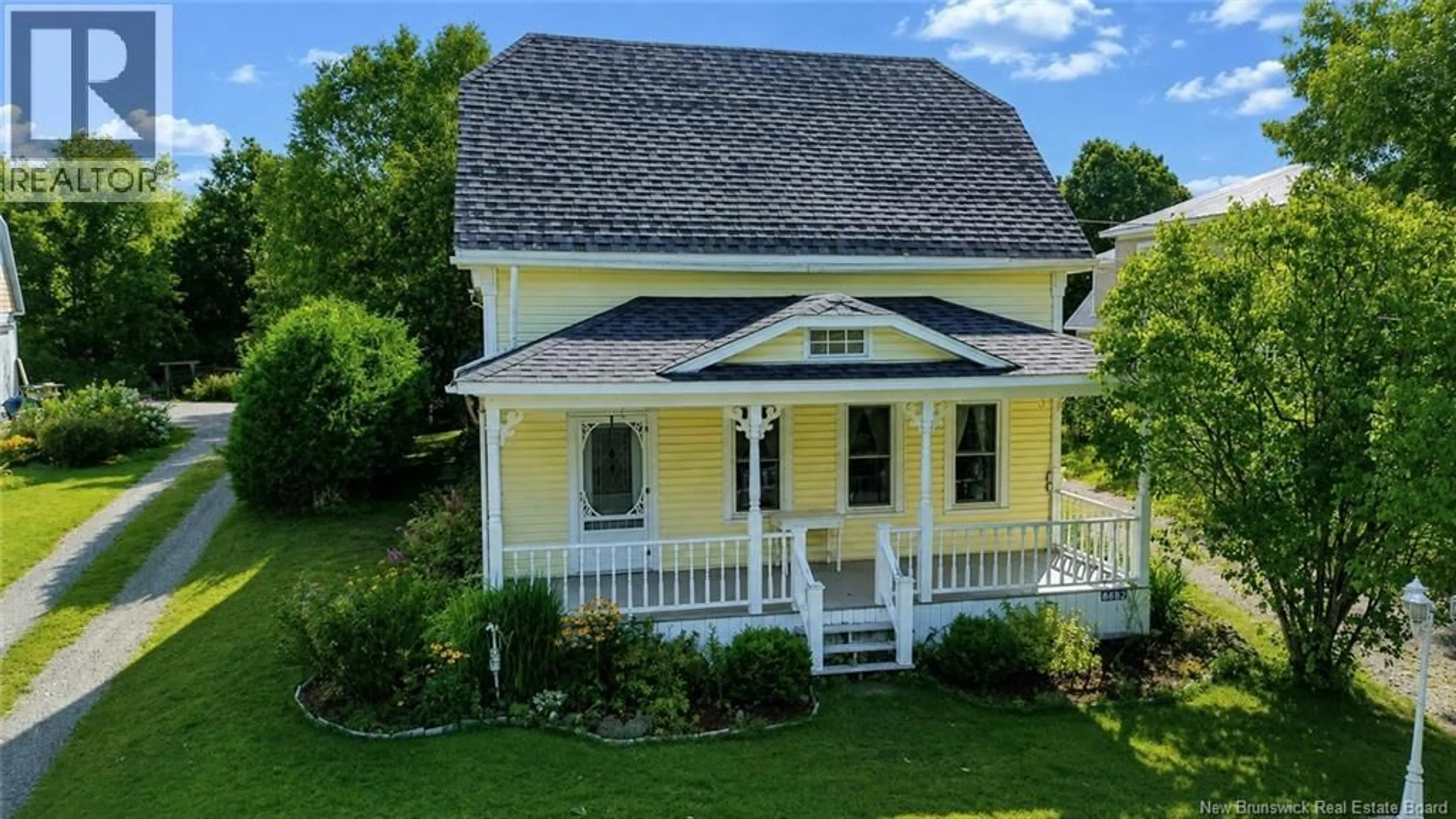 A pic from outside/outdoor area/front of a property/back of a property/a pic from drone, building for 8682 MAIN STREET, Florenceville-Bristol New Brunswick E7L3G8